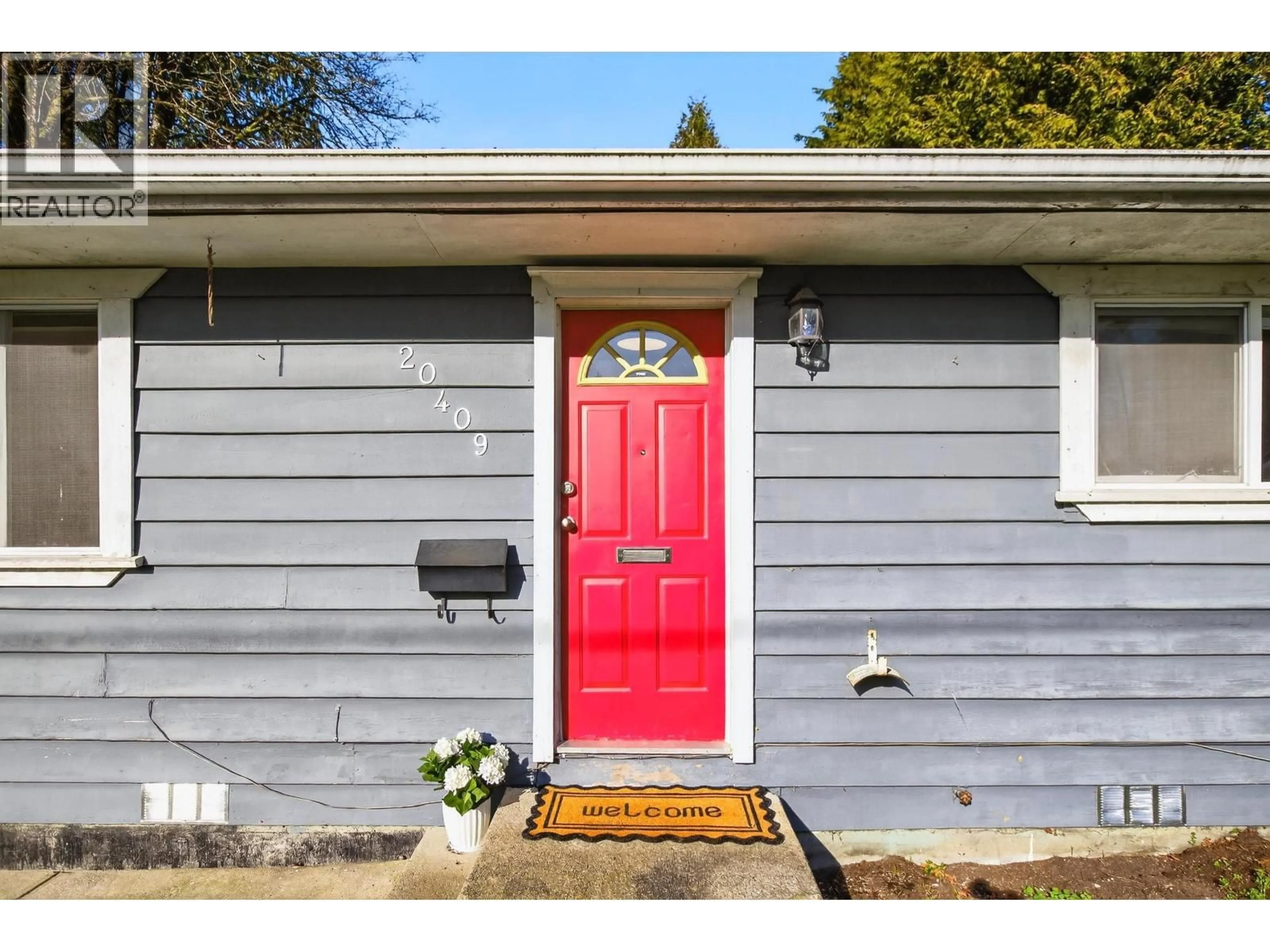 Home with vinyl exterior material, street for 20409 122 AVENUE, Maple Ridge British Columbia V2X3W2