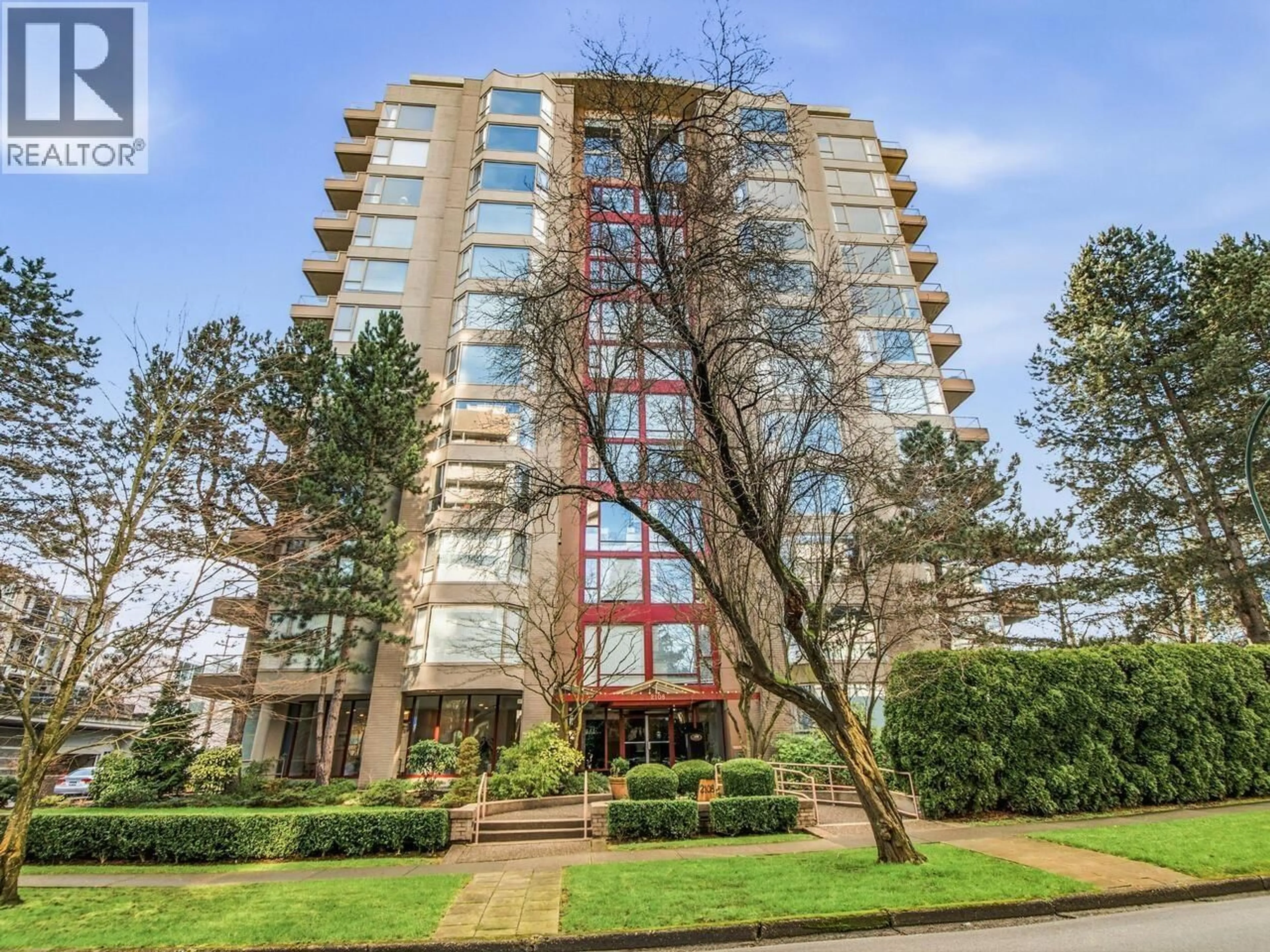 Indoor foyer for 101 - 2108 38TH AVENUE, Vancouver British Columbia V6M1R9