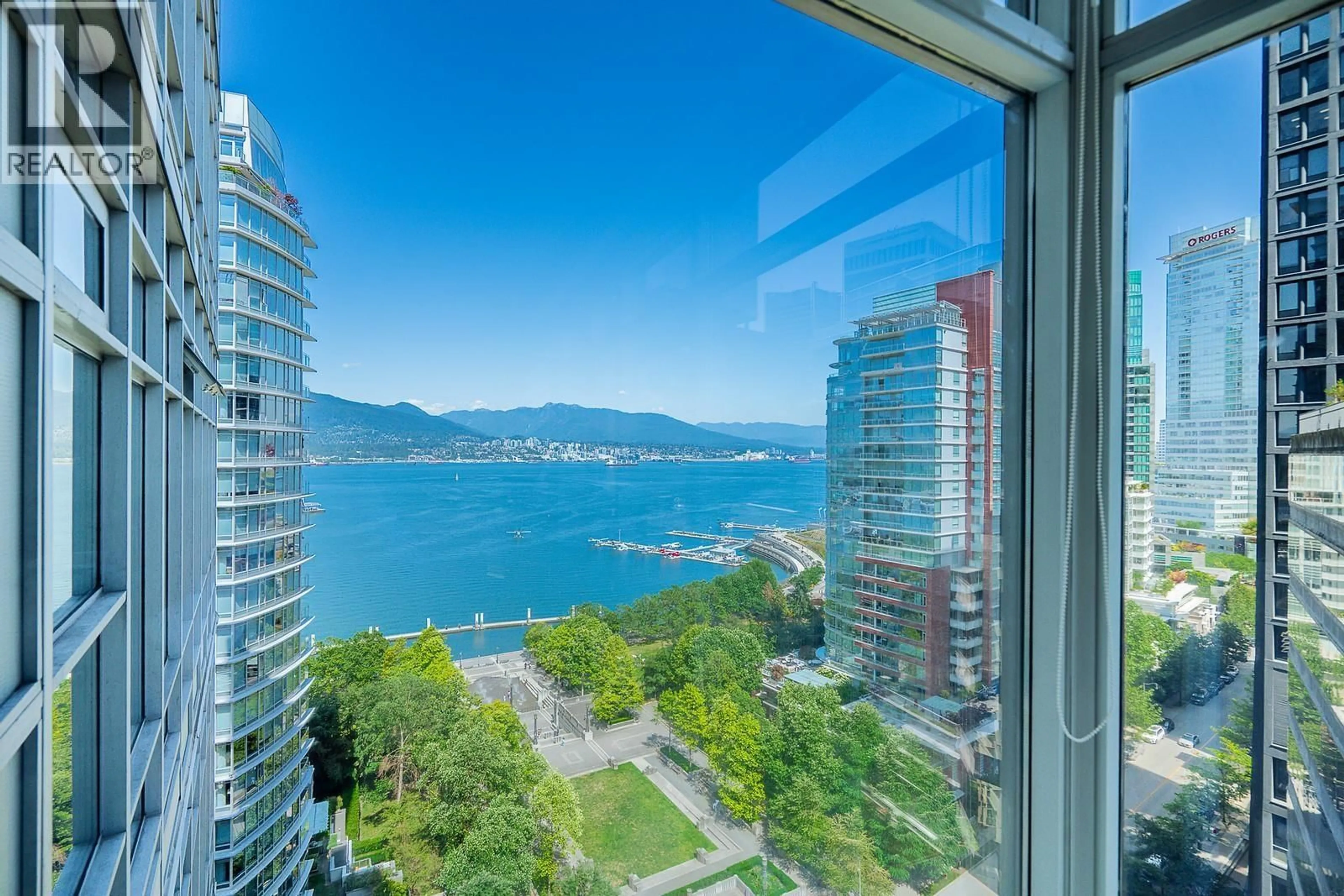 Balcony in the apartment, water/lake/river/ocean view for 1904 - 1205 W HASTINGS STREET, Vancouver British Columbia V6E4T7