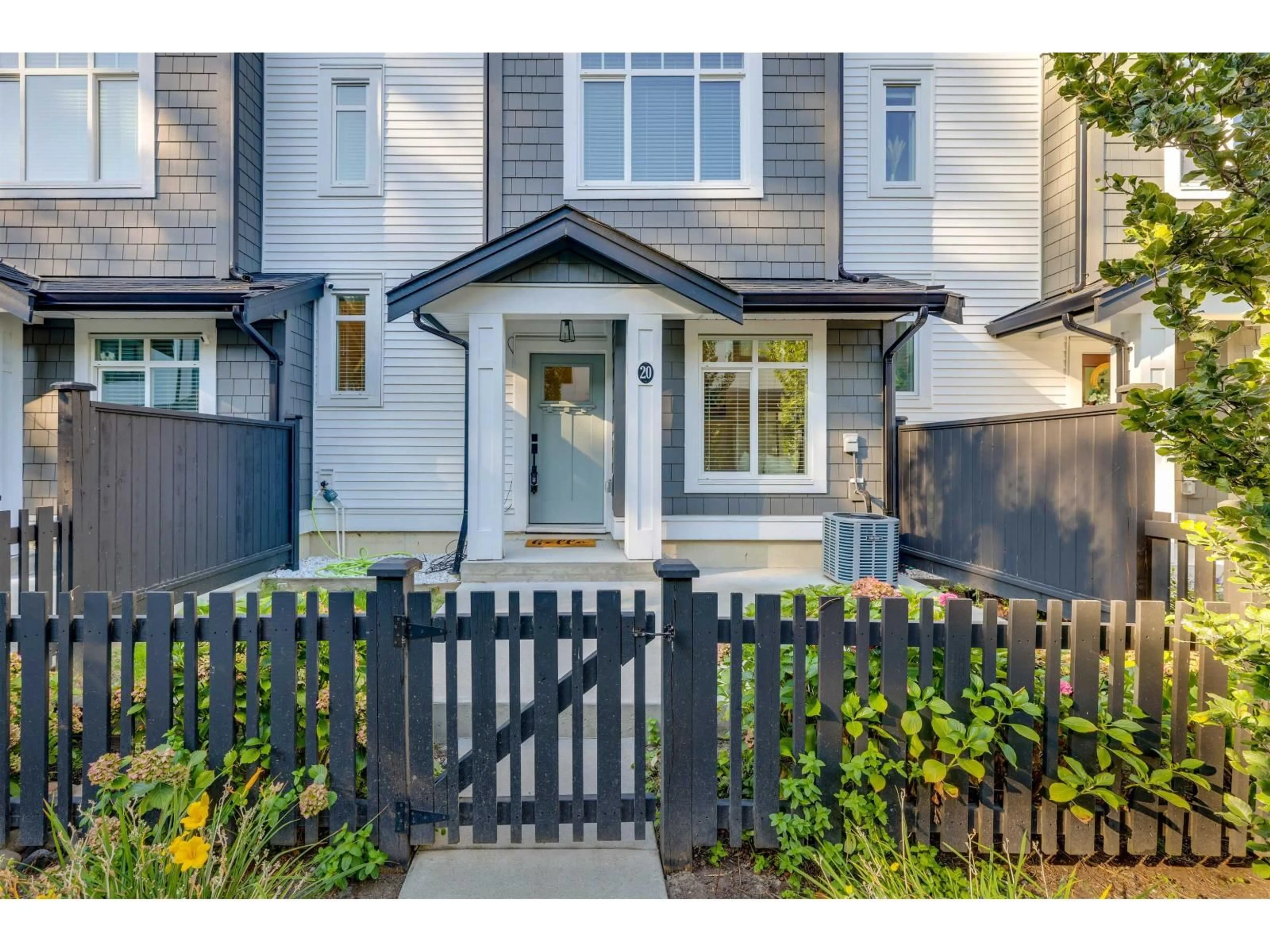 Home with vinyl exterior material, street for 20 - 6897 201 STREET, Langley British Columbia V2Y0Z3