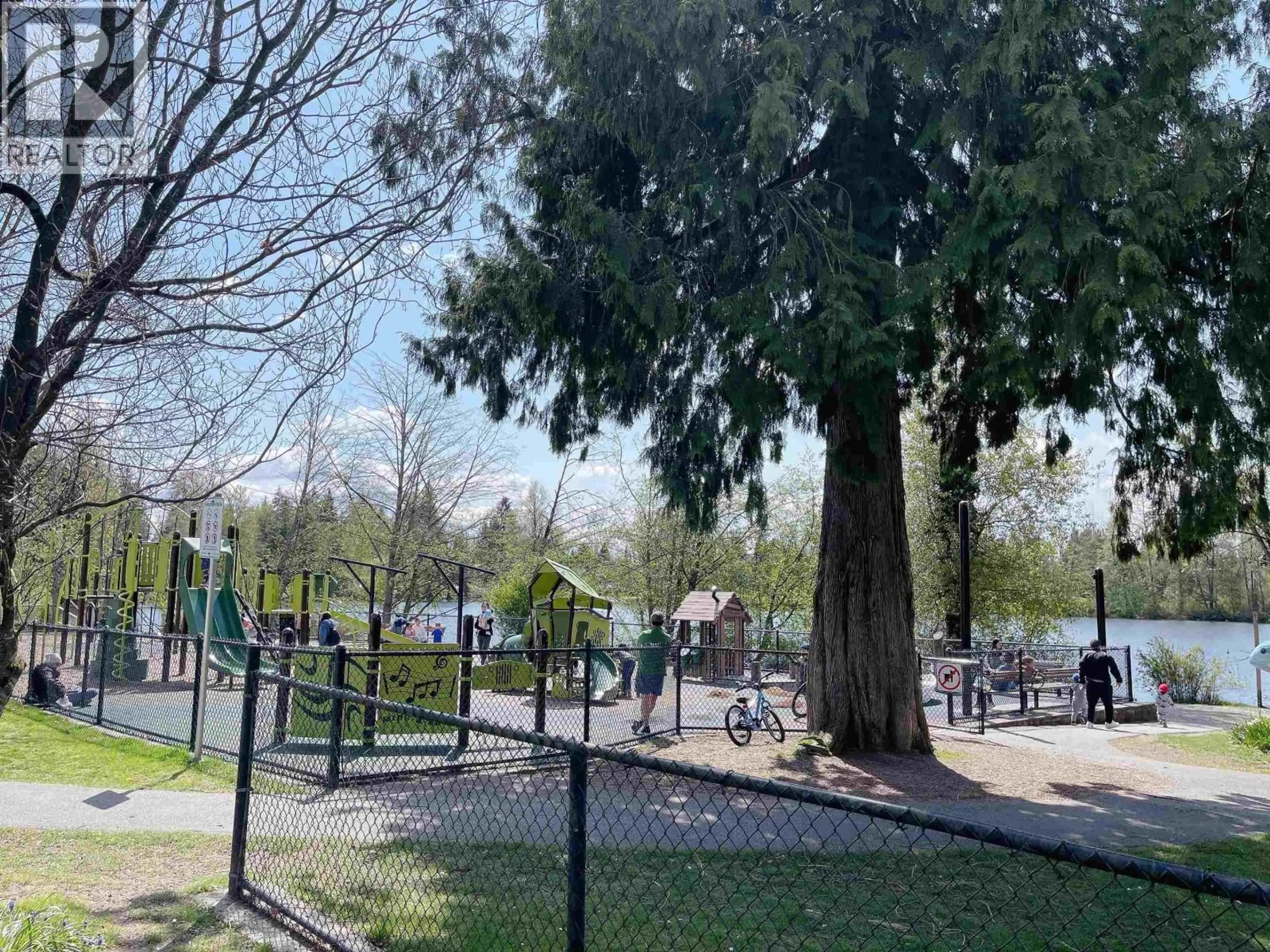 Blurry image for 677 GATENSBURY STREET, Coquitlam British Columbia V3J5G9