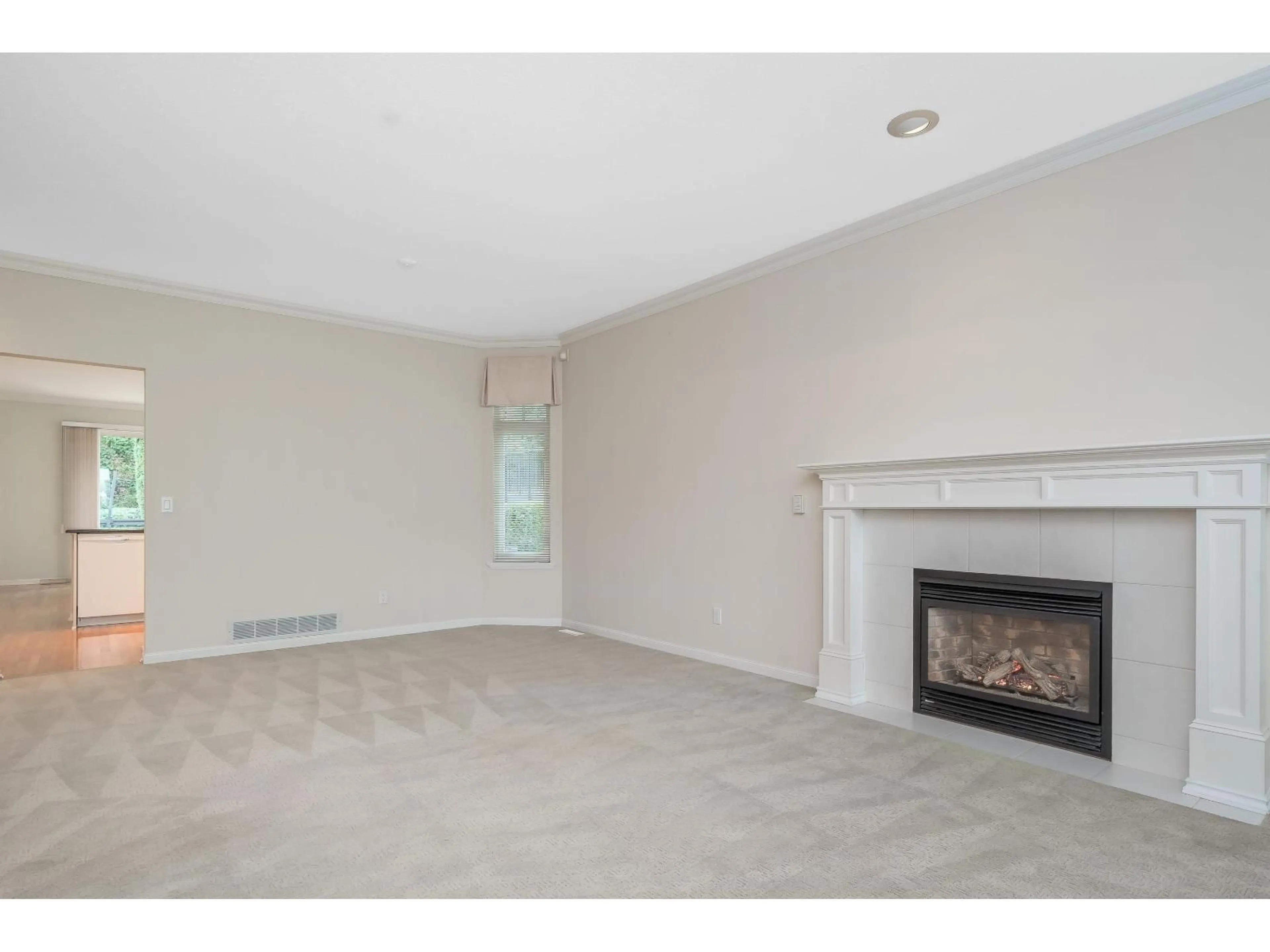 A pic of a room for 28 - 15151 26 AVENUE, Surrey British Columbia V4P2Z8