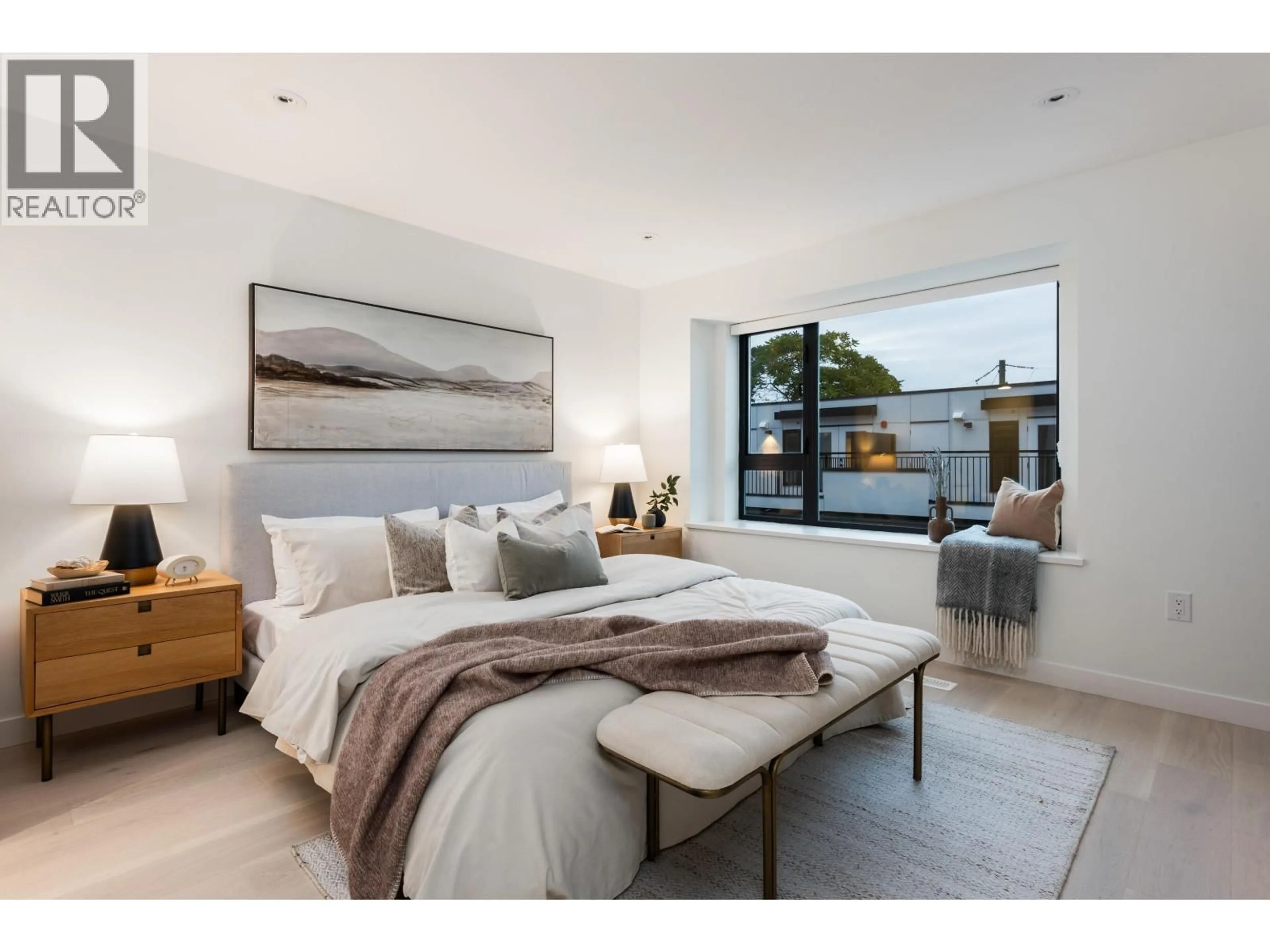 Bedroom with bed, unknown for 243 - 475 28TH AVENUE, Vancouver British Columbia V5Y0P2