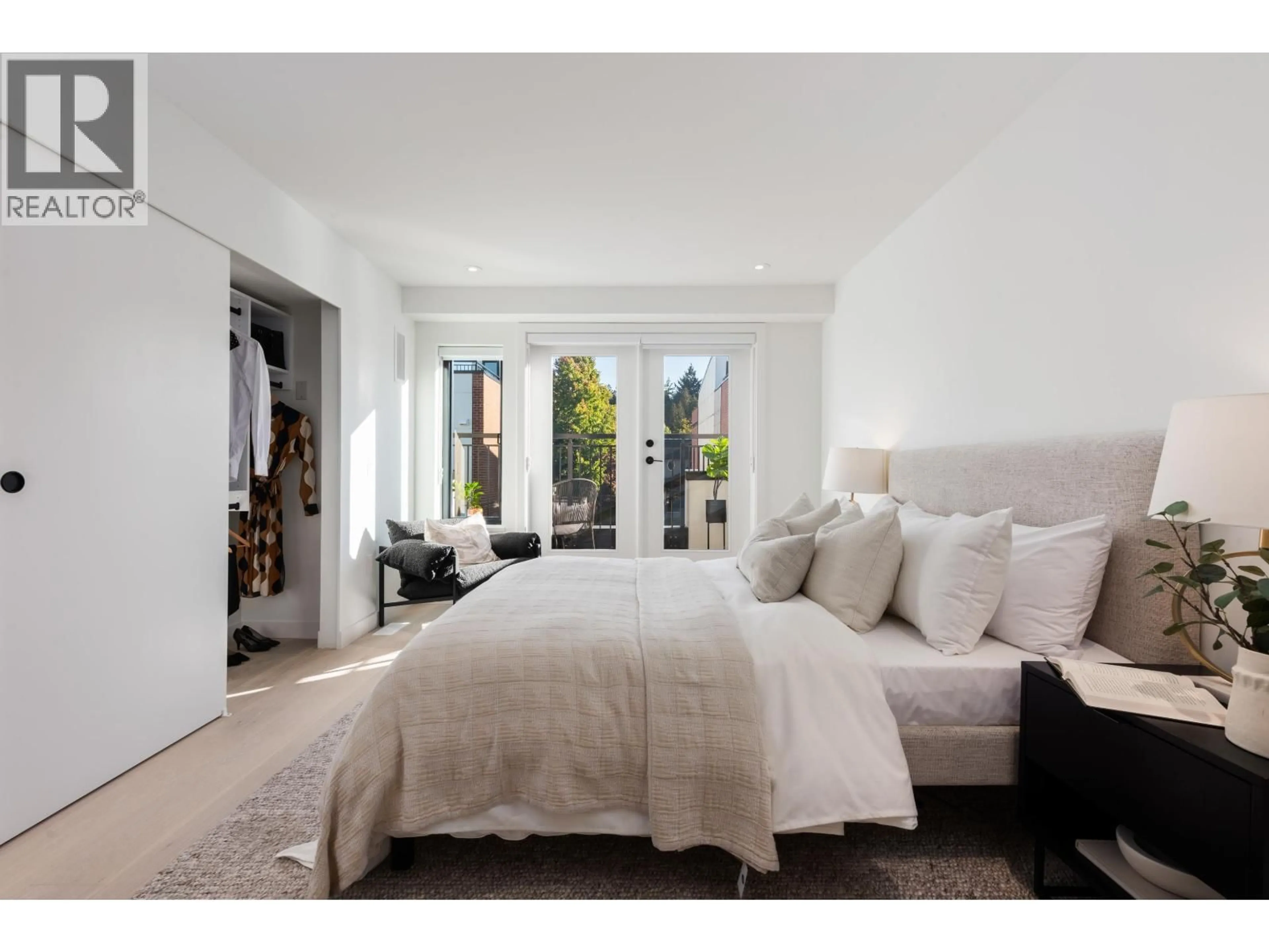 Bedroom with bed, unknown for 243 - 475 28TH AVENUE, Vancouver British Columbia V5Y0P2