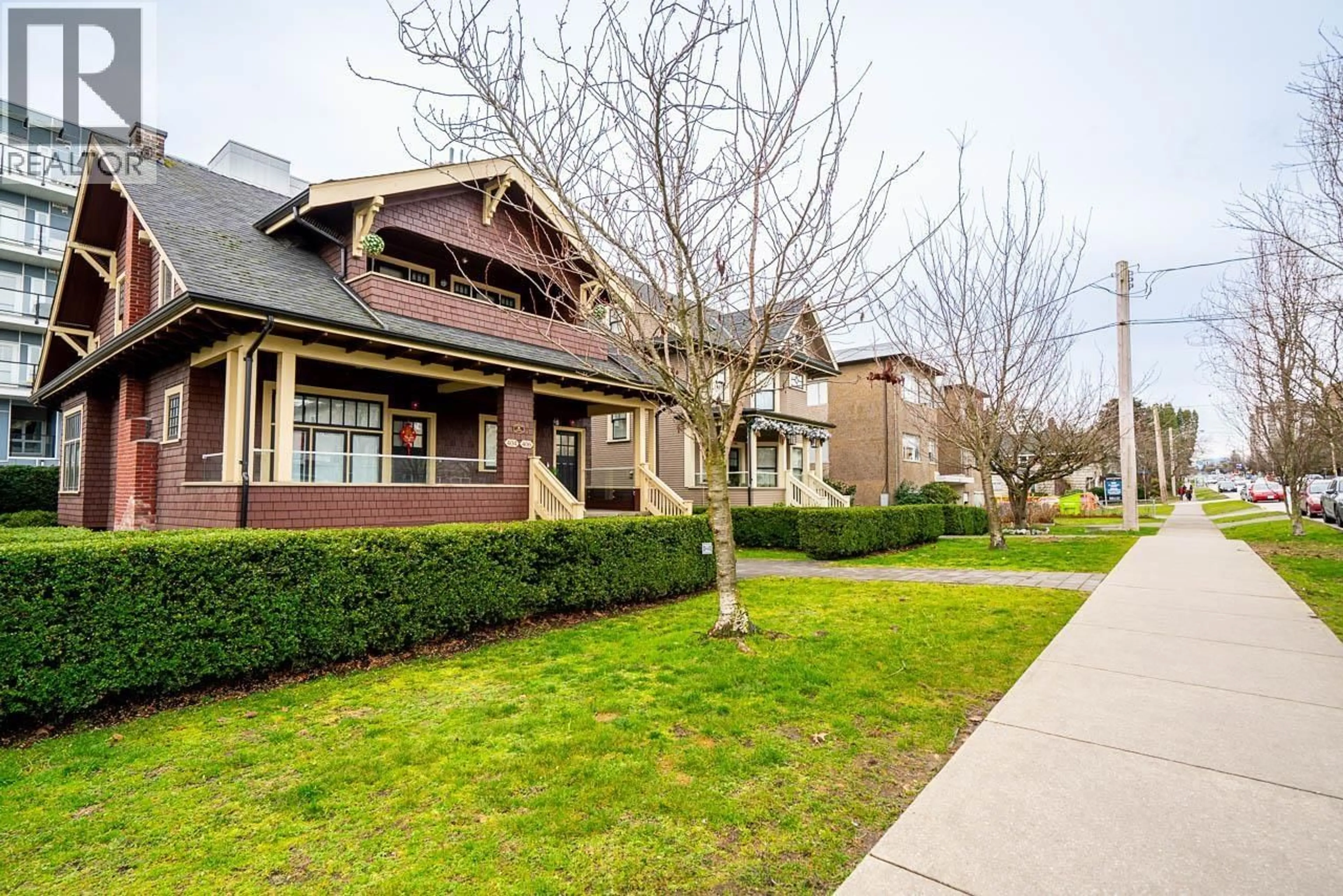 Patio, street for 406 EIGHTH STREET, New Westminster British Columbia V3M0K1