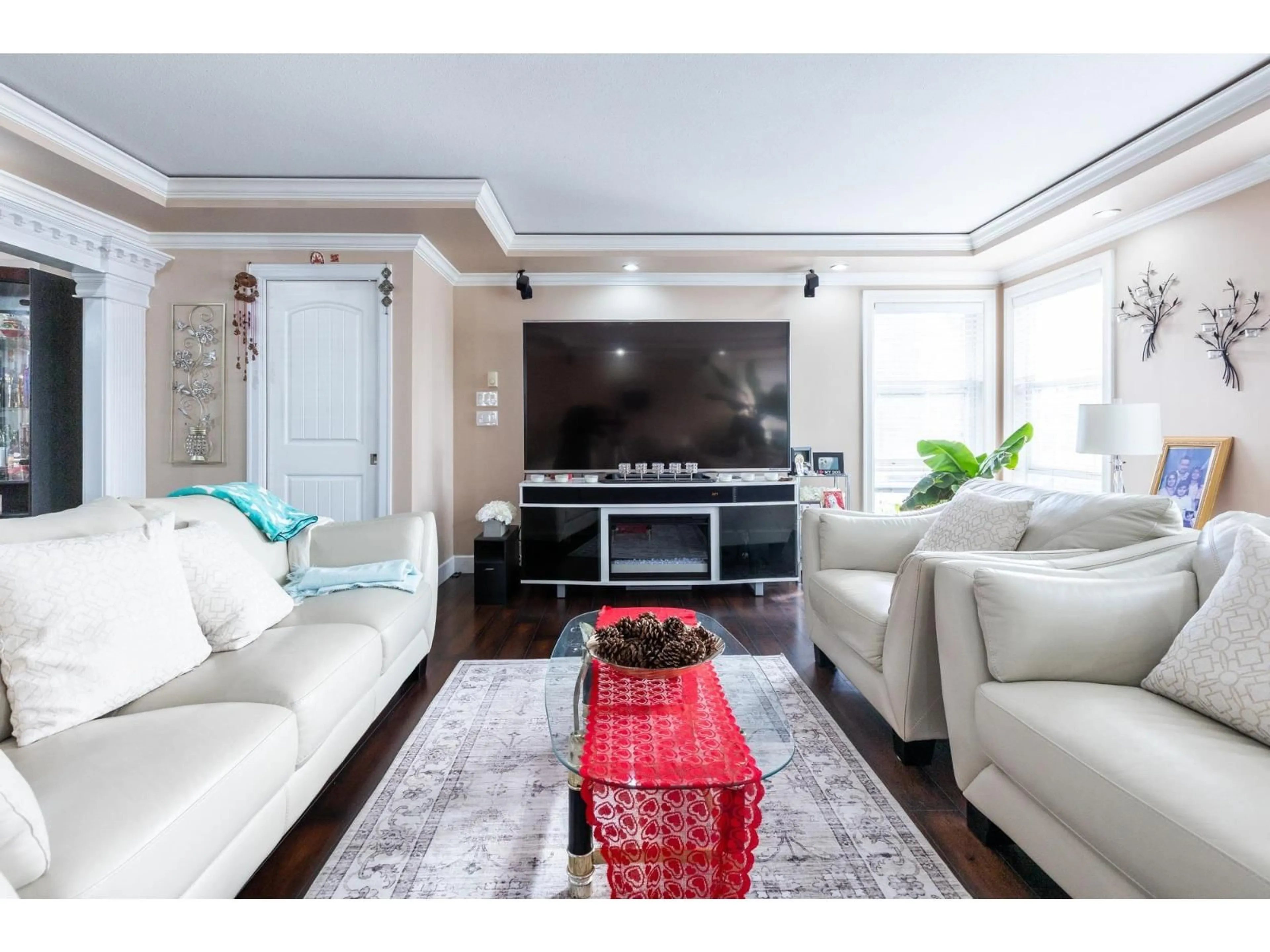 Living room with furniture, unknown for 9318 CINNAMON DRIVE, Surrey British Columbia V3V1V2