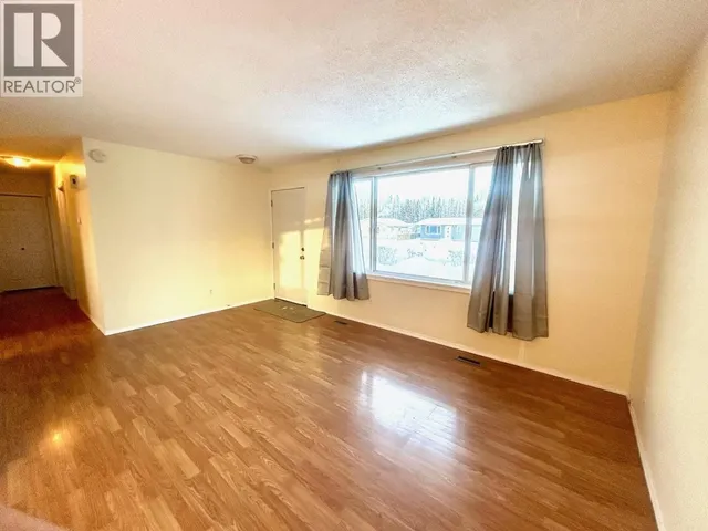 5227 COTTONWOOD ROAD, Fort Nelson 5