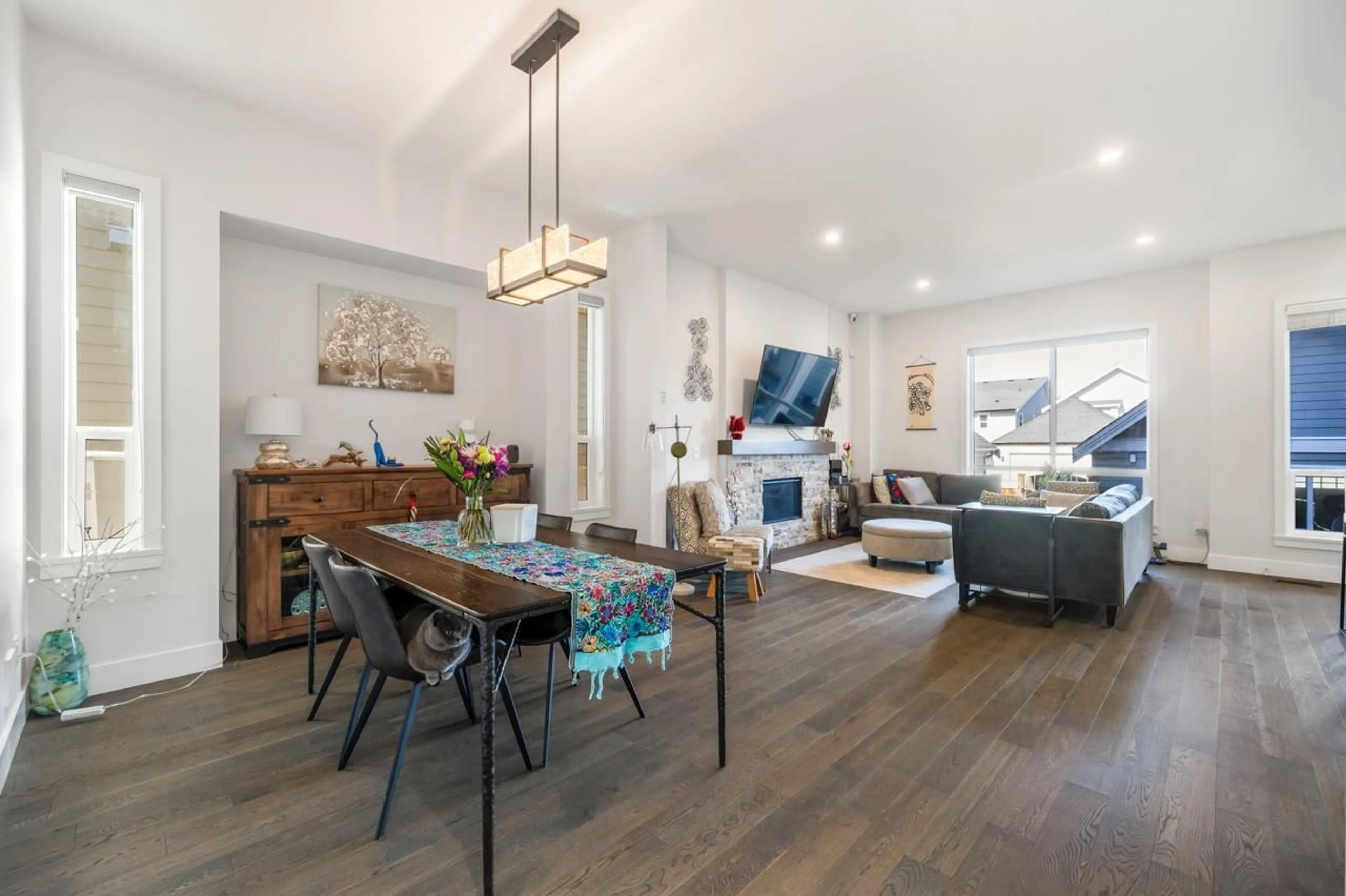 Living room with furniture, wood/laminate floor for 16509 25 AVENUE, Surrey British Columbia V3Z0S2