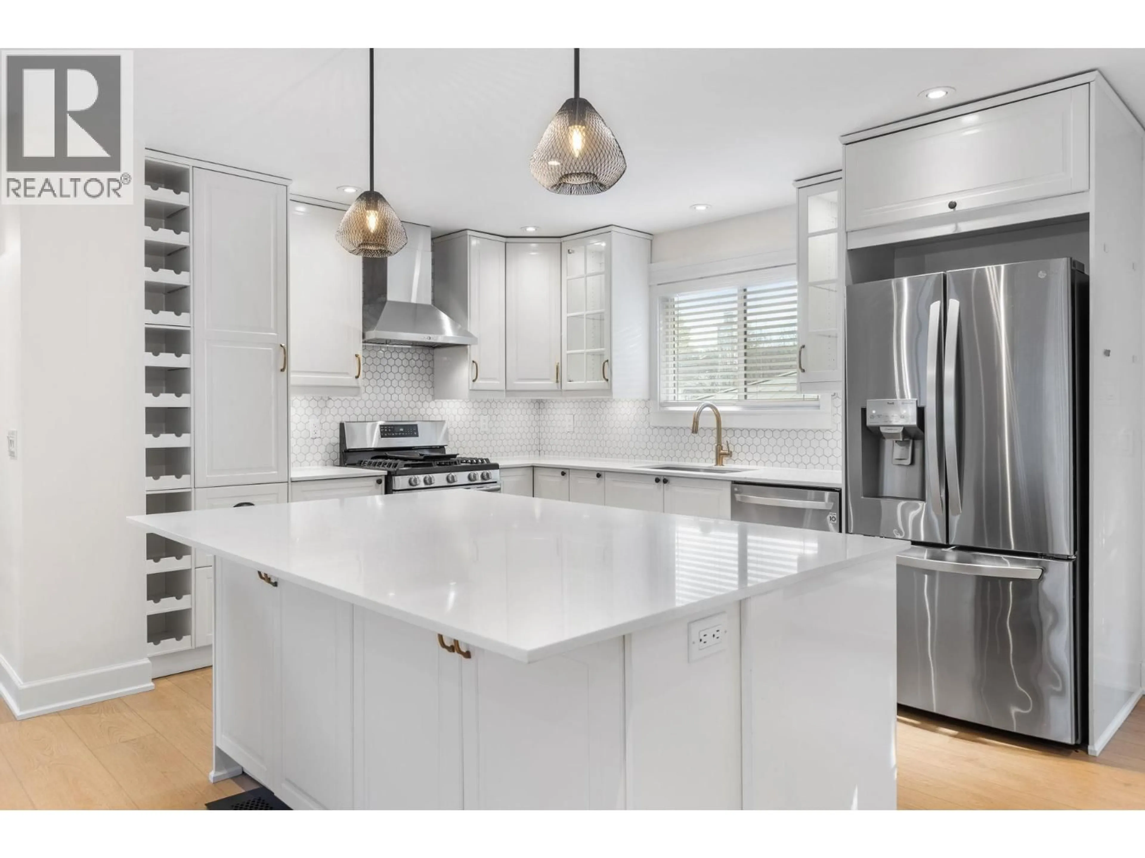Open concept kitchen, ceramic/tile floor for 3214 MARINER WAY, Coquitlam British Columbia V3C4K7