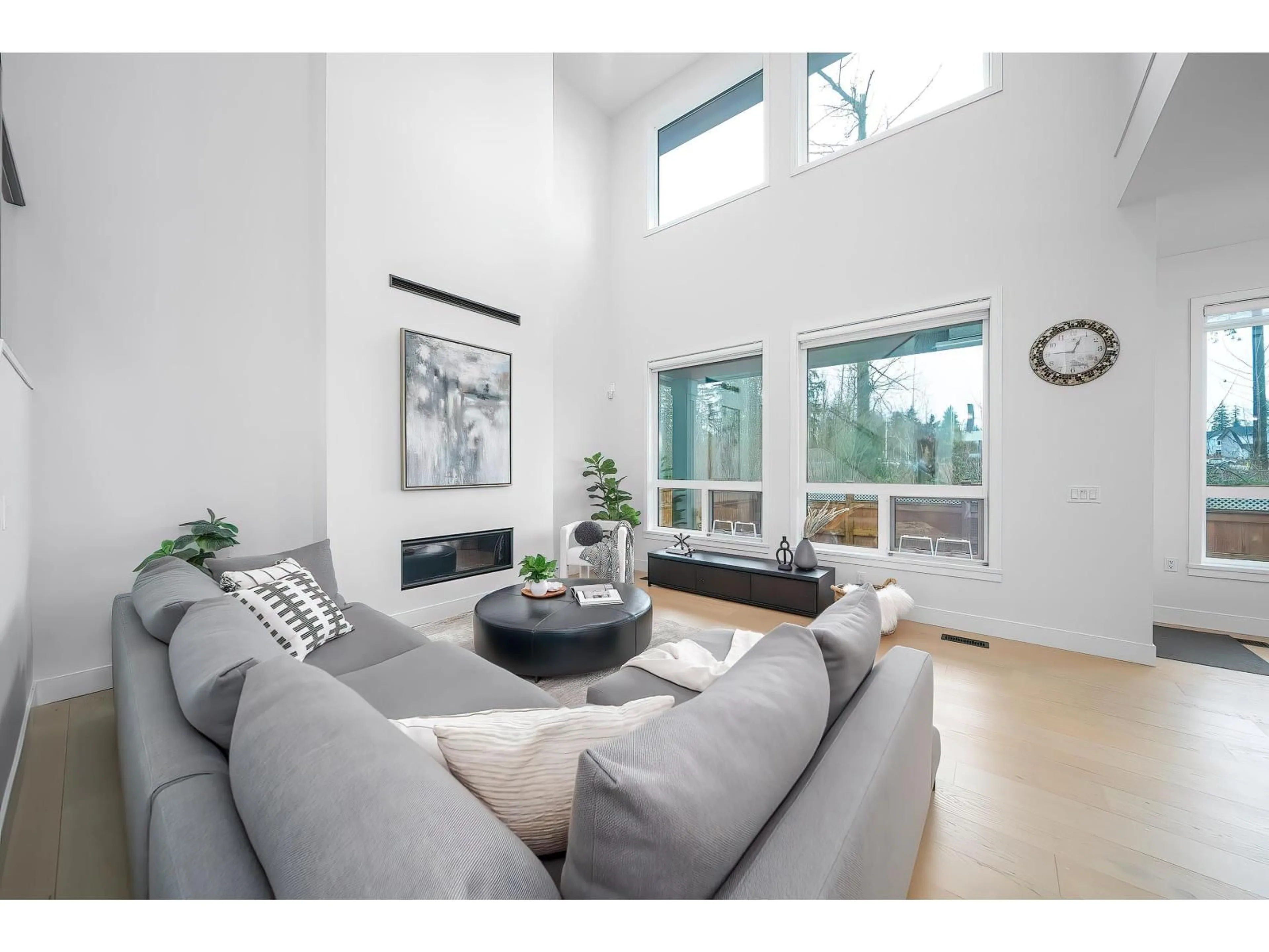 Living room with furniture, unknown for 20530 77A AVENUE, Langley British Columbia V2Y4K3