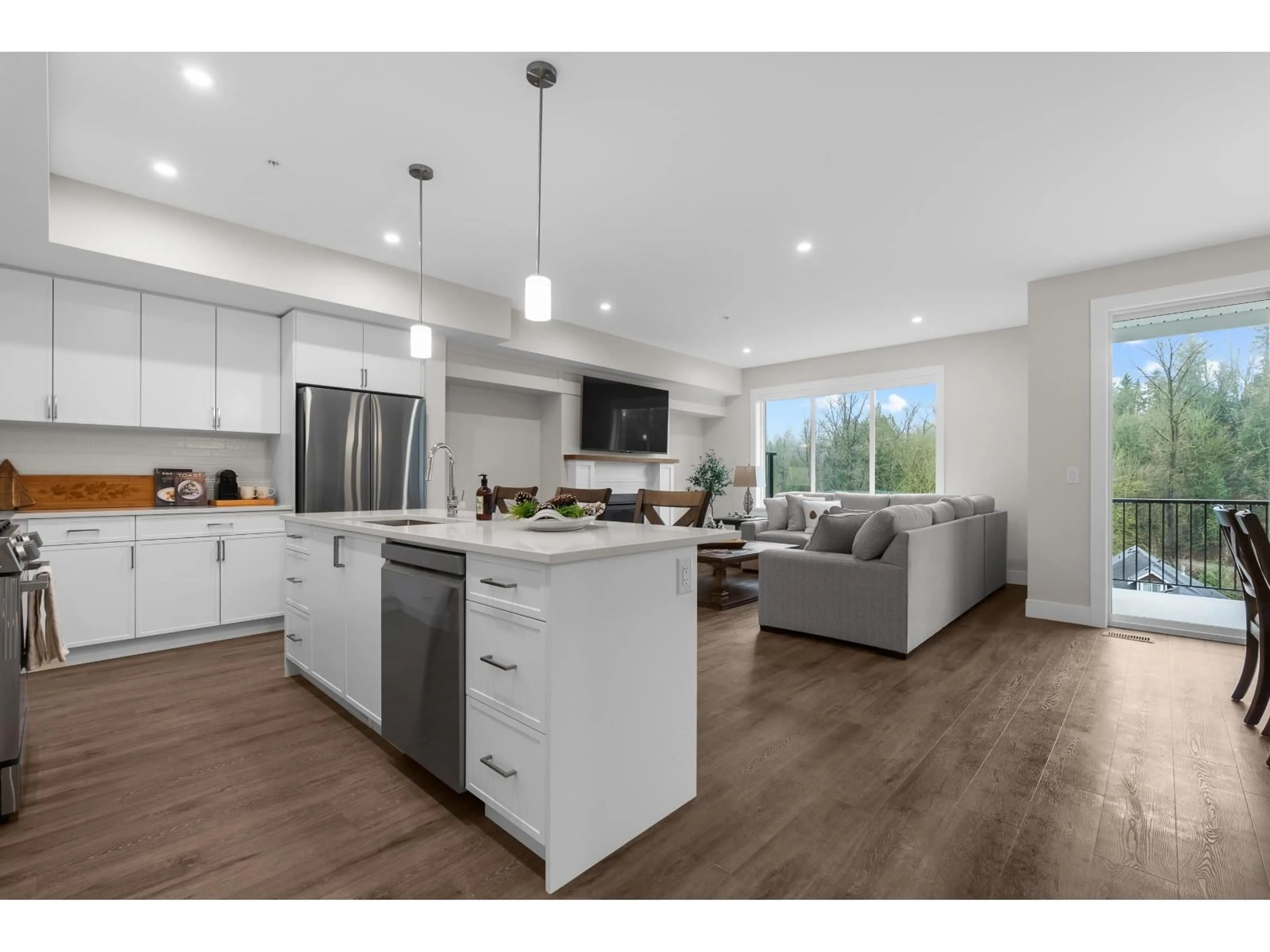 Open concept kitchen, unknown for 8 - 35247 STRAITON ROAD, Abbotsford British Columbia V2S7Z1