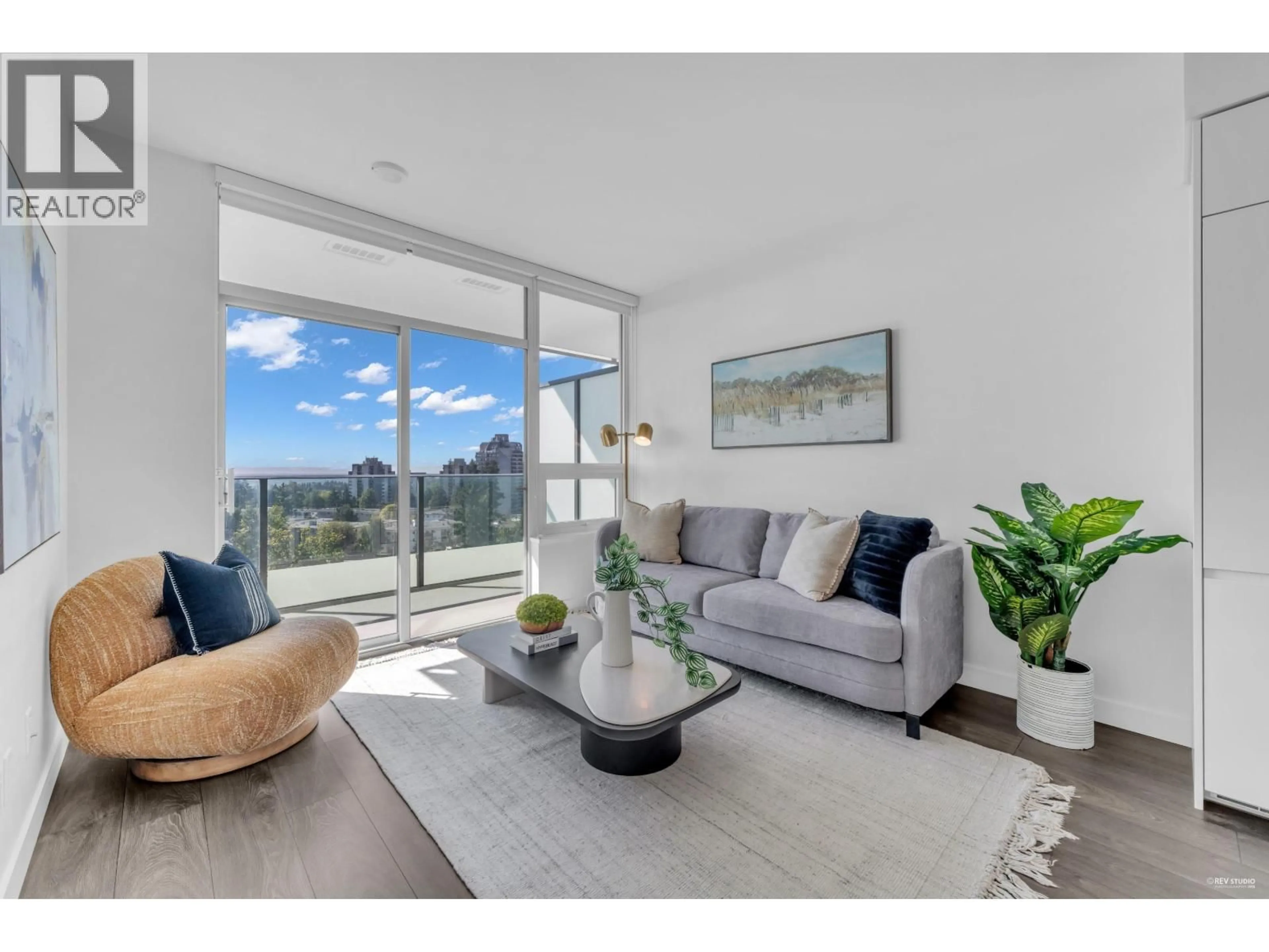 Living room with furniture, unknown for 1105 - 6463 SILVER AVENUE, Burnaby British Columbia V5H0K4