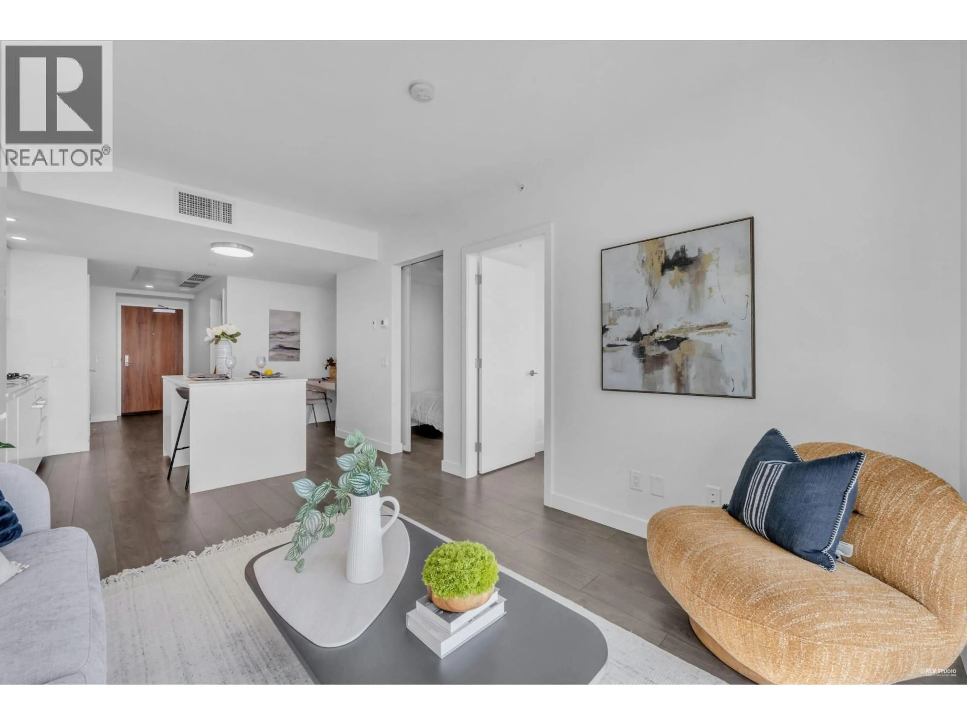 Living room with furniture, unknown for 1105 - 6463 SILVER AVENUE, Burnaby British Columbia V5H0K4