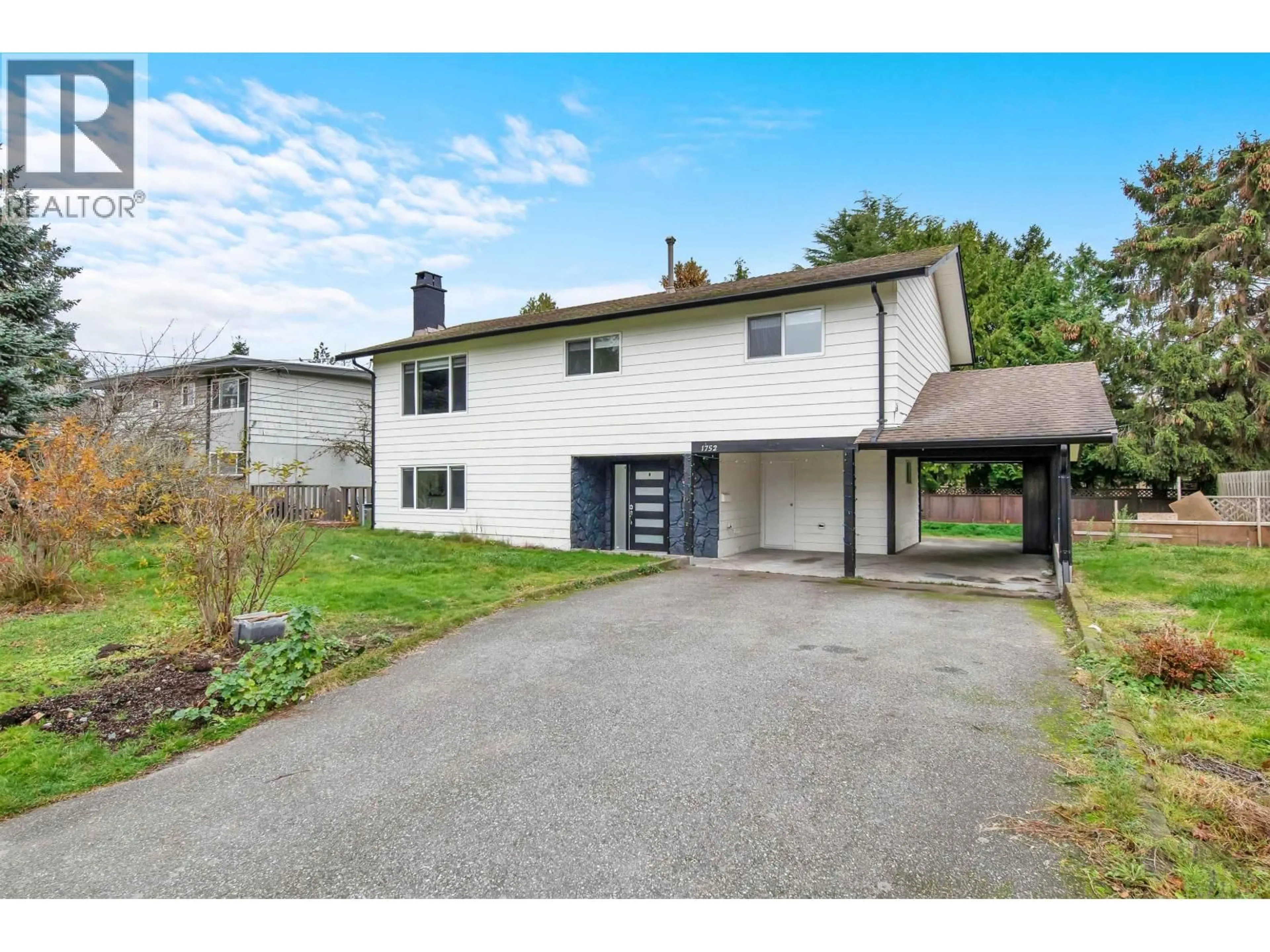 A pic from outside/outdoor area/front of a property/back of a property/a pic from drone, street for 1752 55 STREET, Tsawwassen British Columbia V4M3K8