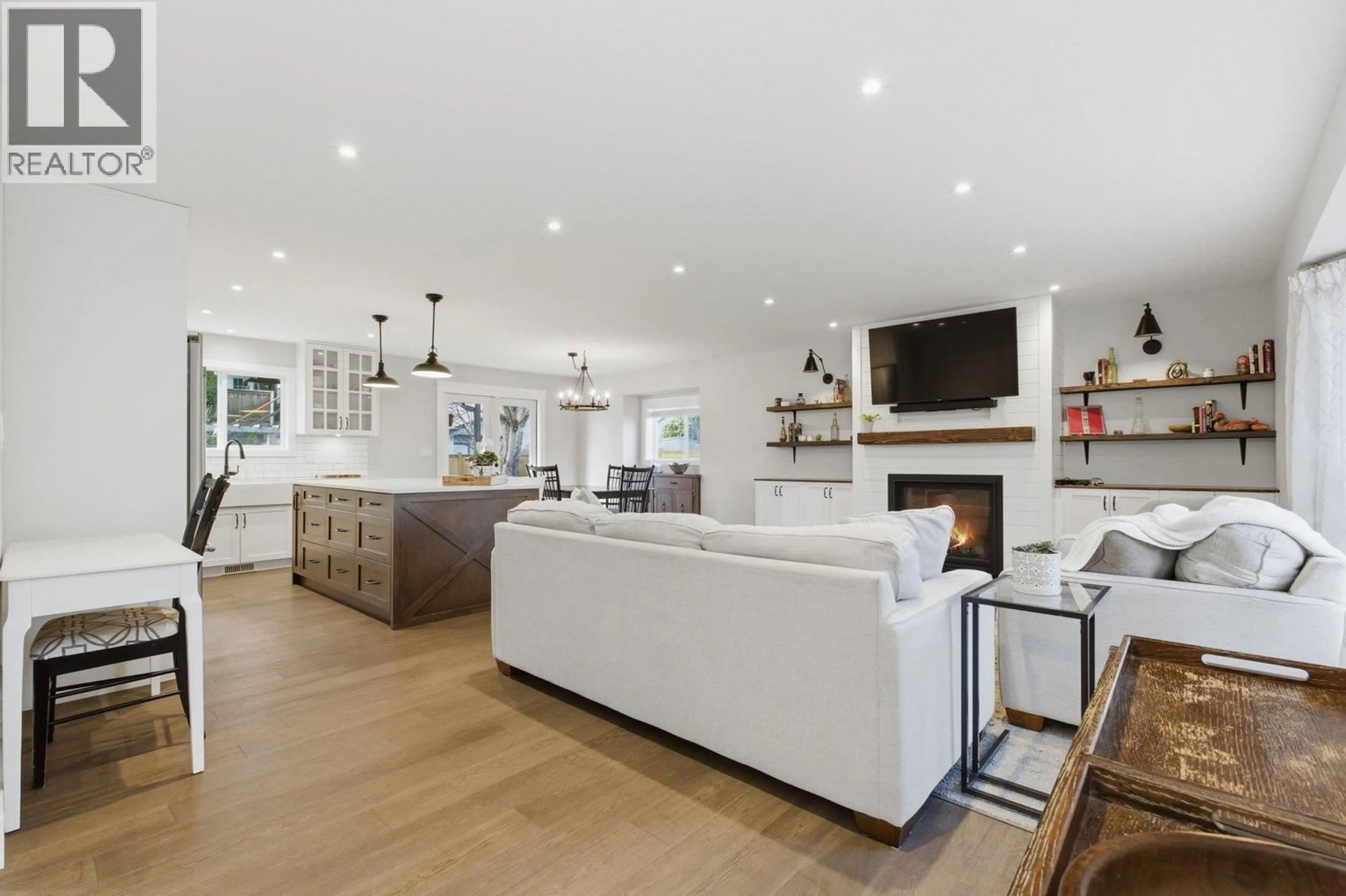 Open concept kitchen, unknown for 4677 56A STREET, Ladner British Columbia V4K3C7