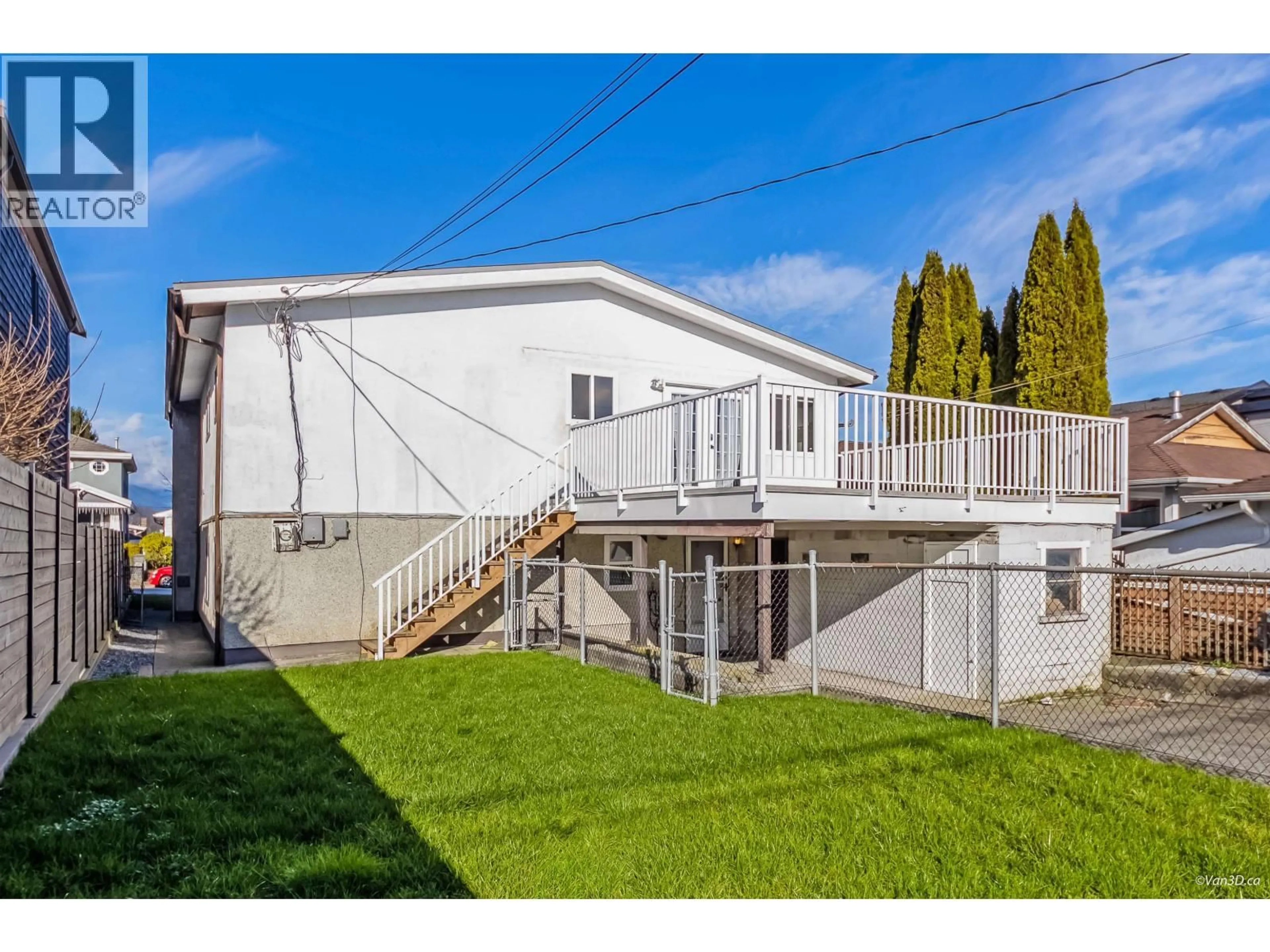 A pic from outside/outdoor area/front of a property/back of a property/a pic from drone, building for 4346 DUNDAS STREET, Burnaby British Columbia V5C1B3