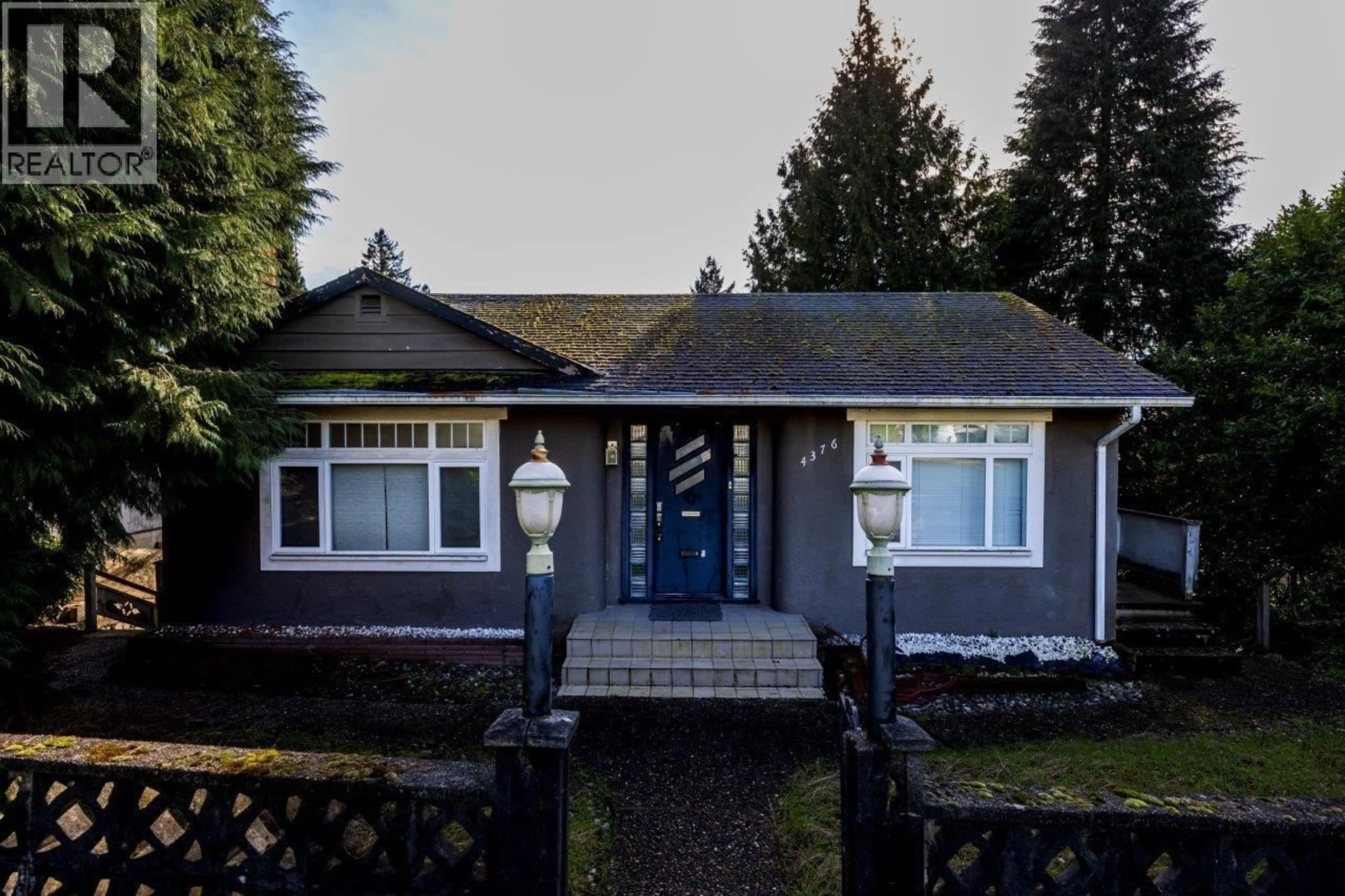A pic from outside/outdoor area/front of a property/back of a property/a pic from drone, street for 4376 WINNIFRED STREET, Burnaby British Columbia V5J2S6