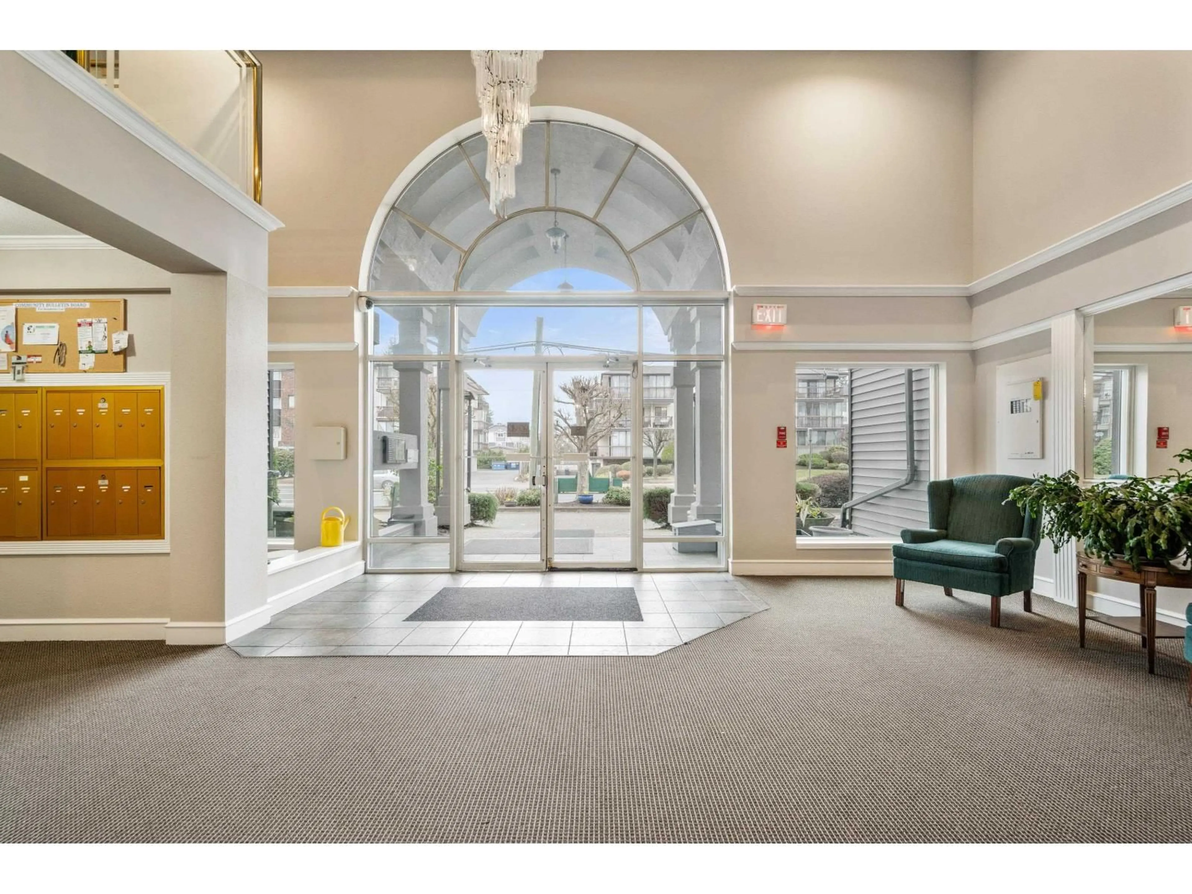 Indoor foyer for 315 - 32044 OLD YALE ROAD, Abbotsford British Columbia V2T2C9