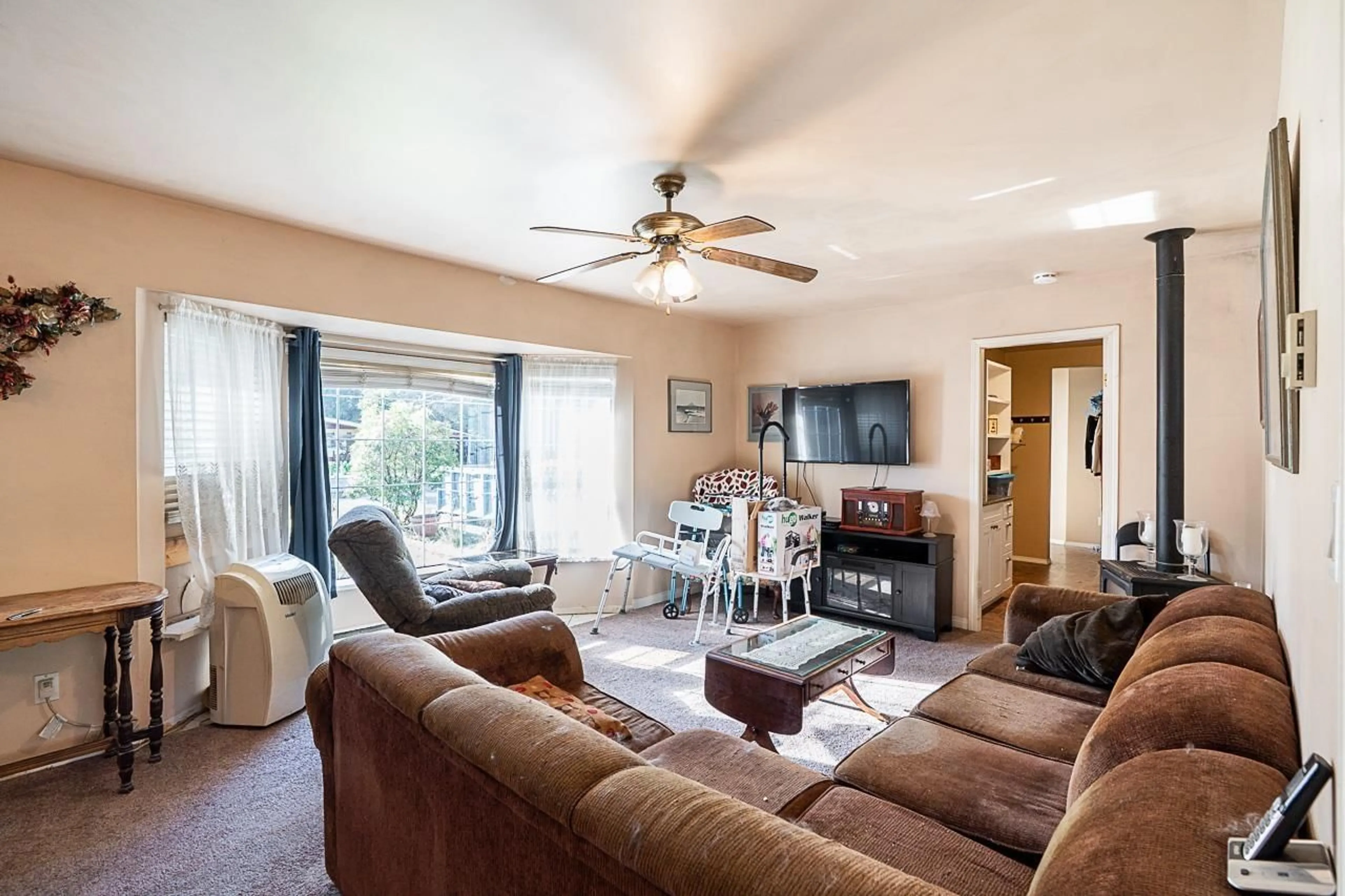 Living room with furniture, unknown for 19955 37 AVENUE, Langley British Columbia V3A2S4