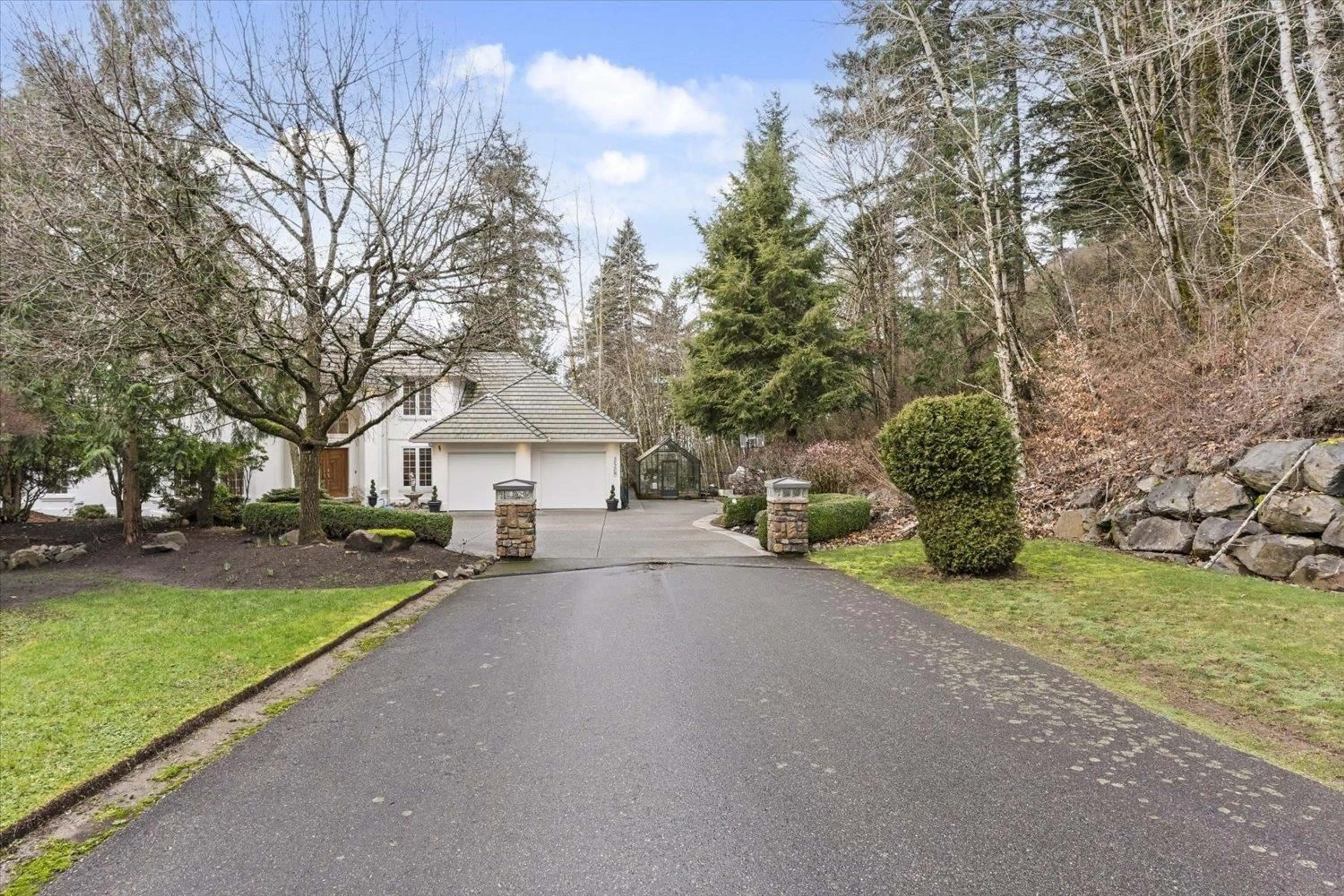 A pic from outside/outdoor area/front of a property/back of a property/a pic from drone, street for 35278 GINGERHILLS DRIVE, Abbotsford British Columbia V3G3A1