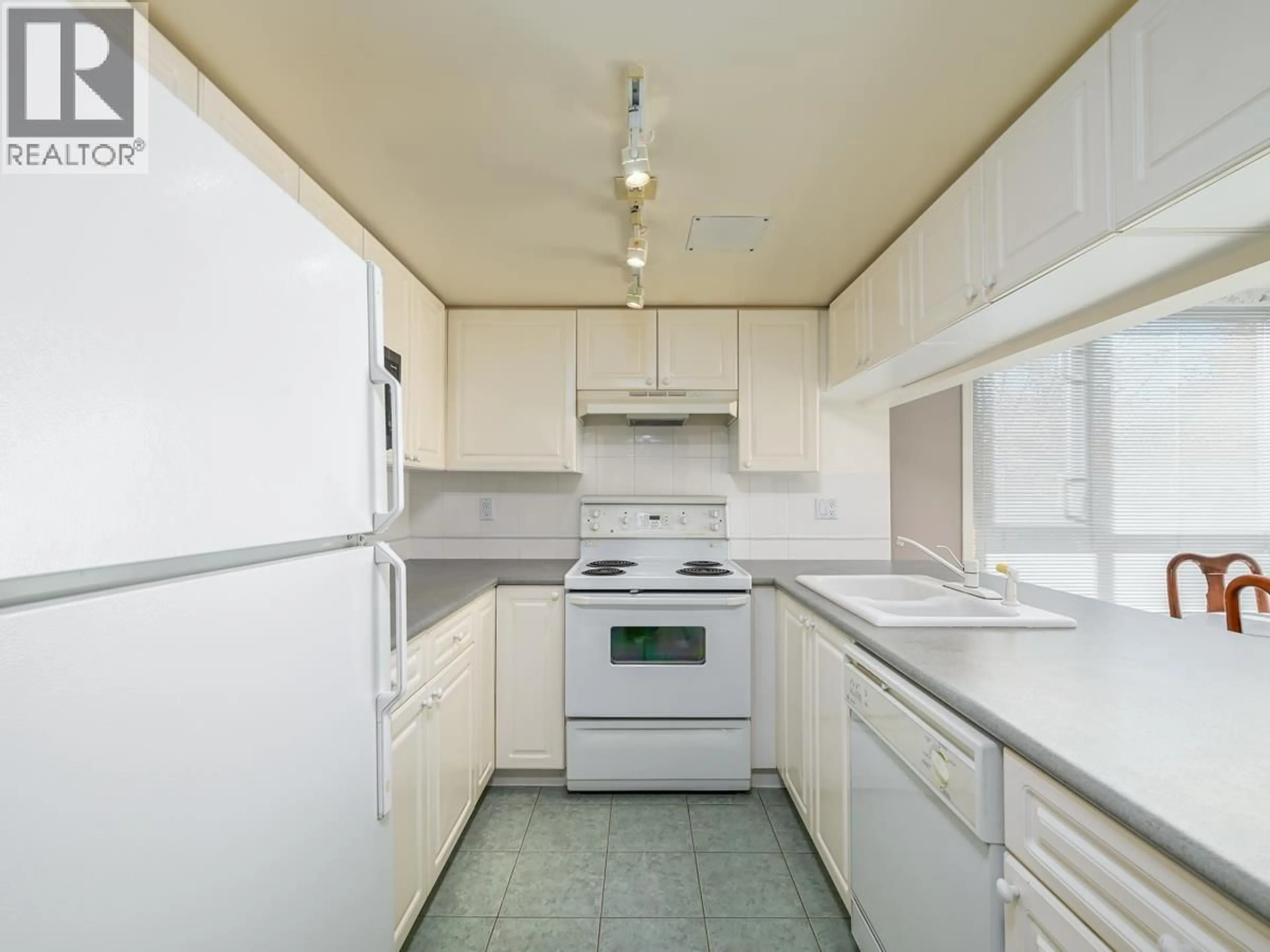 Standard kitchen, unknown for 201 - 5860 DOVER CRESCENT, Richmond British Columbia V7C5R7