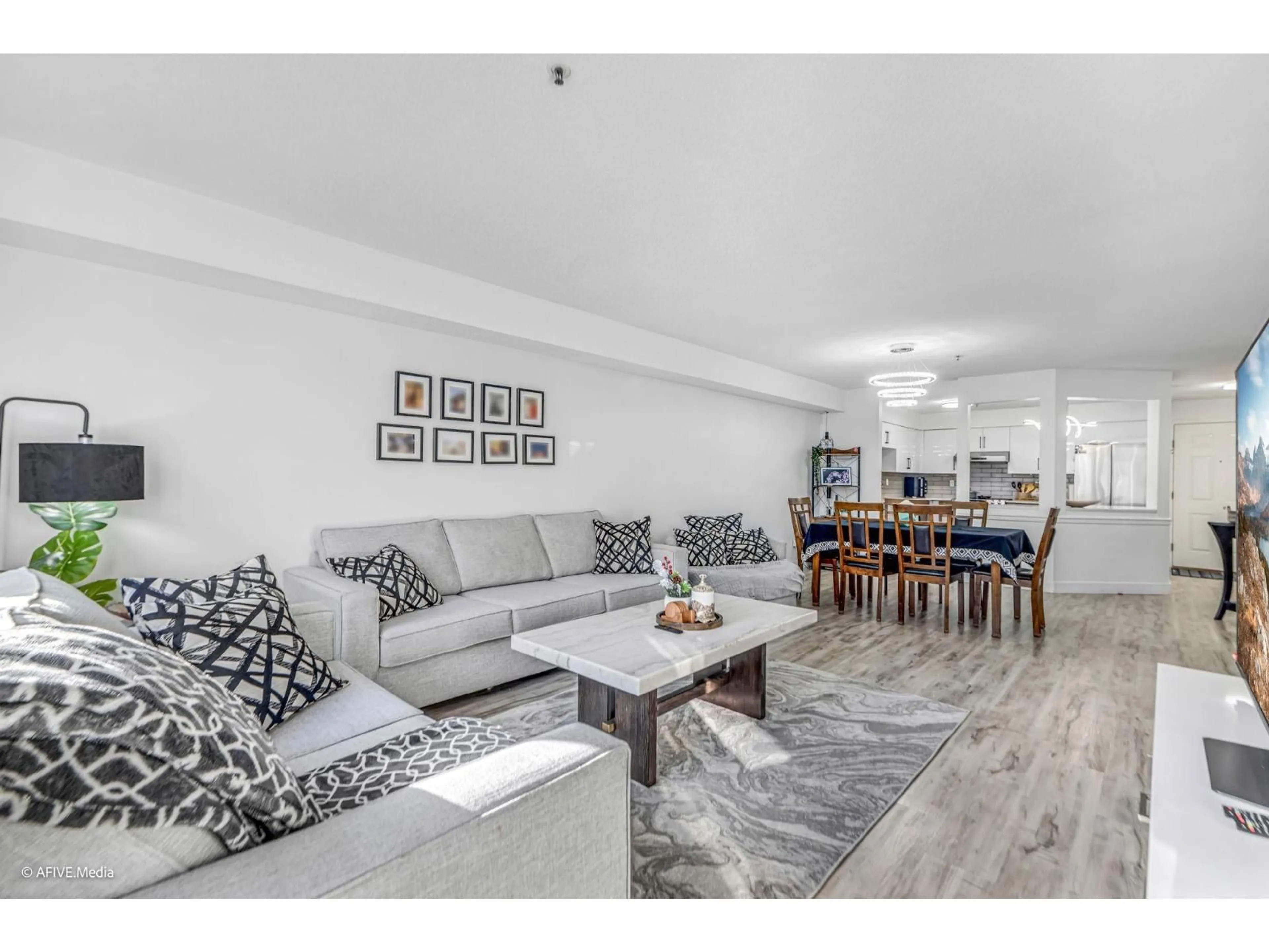 Living room with furniture, unknown for 223 - 12101 80 AVENUE, Surrey British Columbia V3W5V6