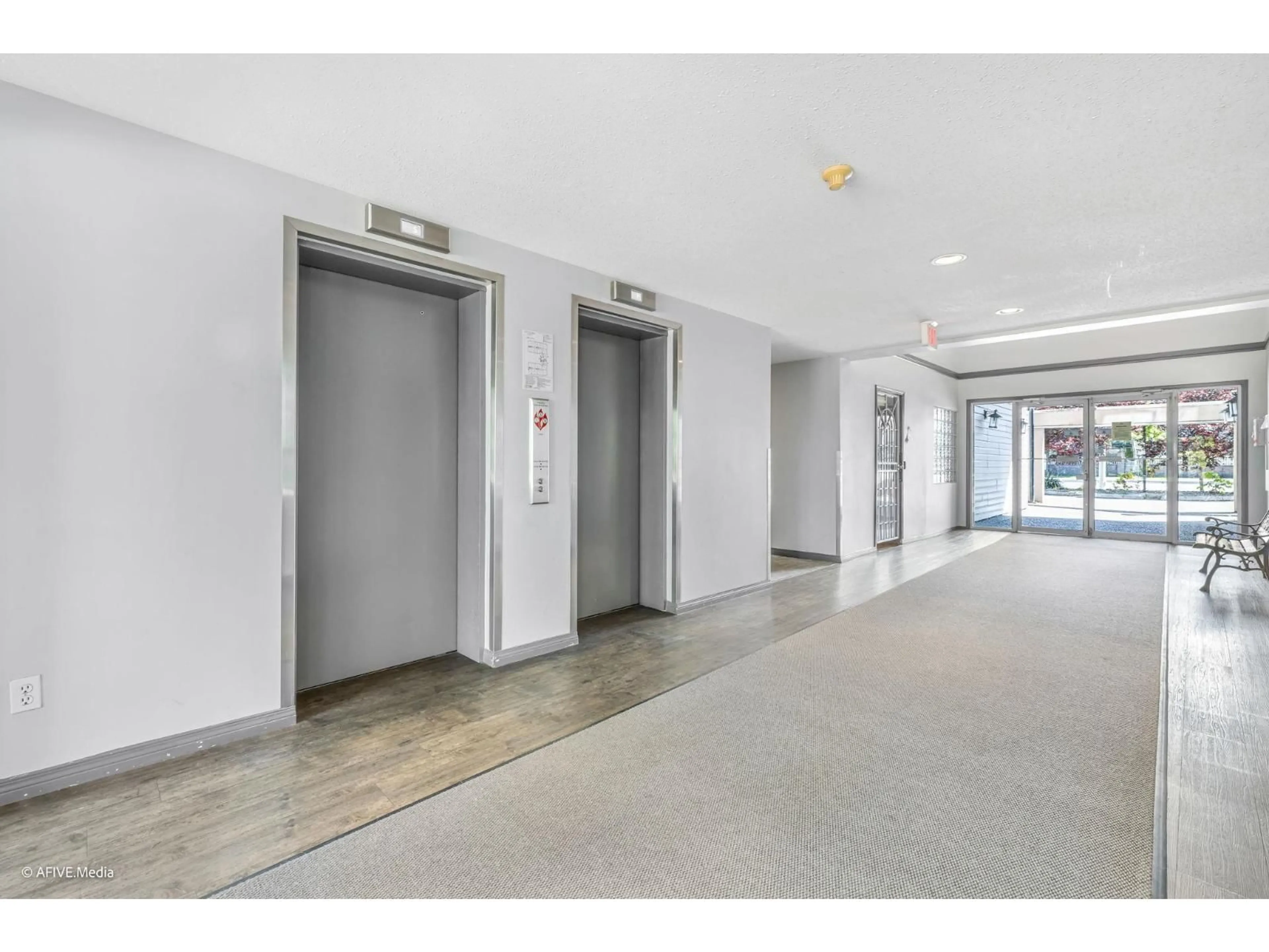 Indoor foyer for 223 - 12101 80 AVENUE, Surrey British Columbia V3W5V6