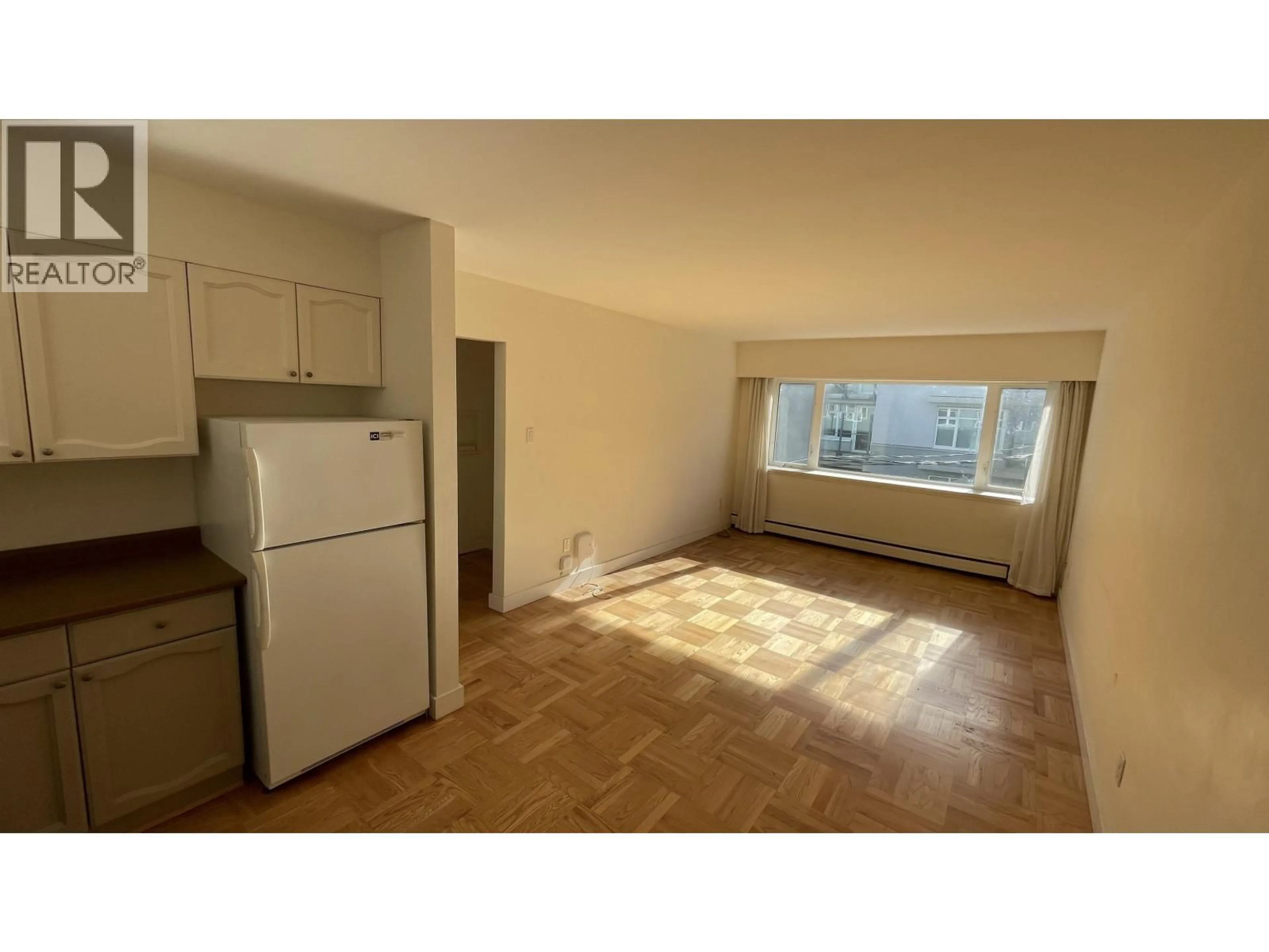 A pic of a room for 304 - 2430 POINT GREY ROAD, Vancouver British Columbia V6K1A2