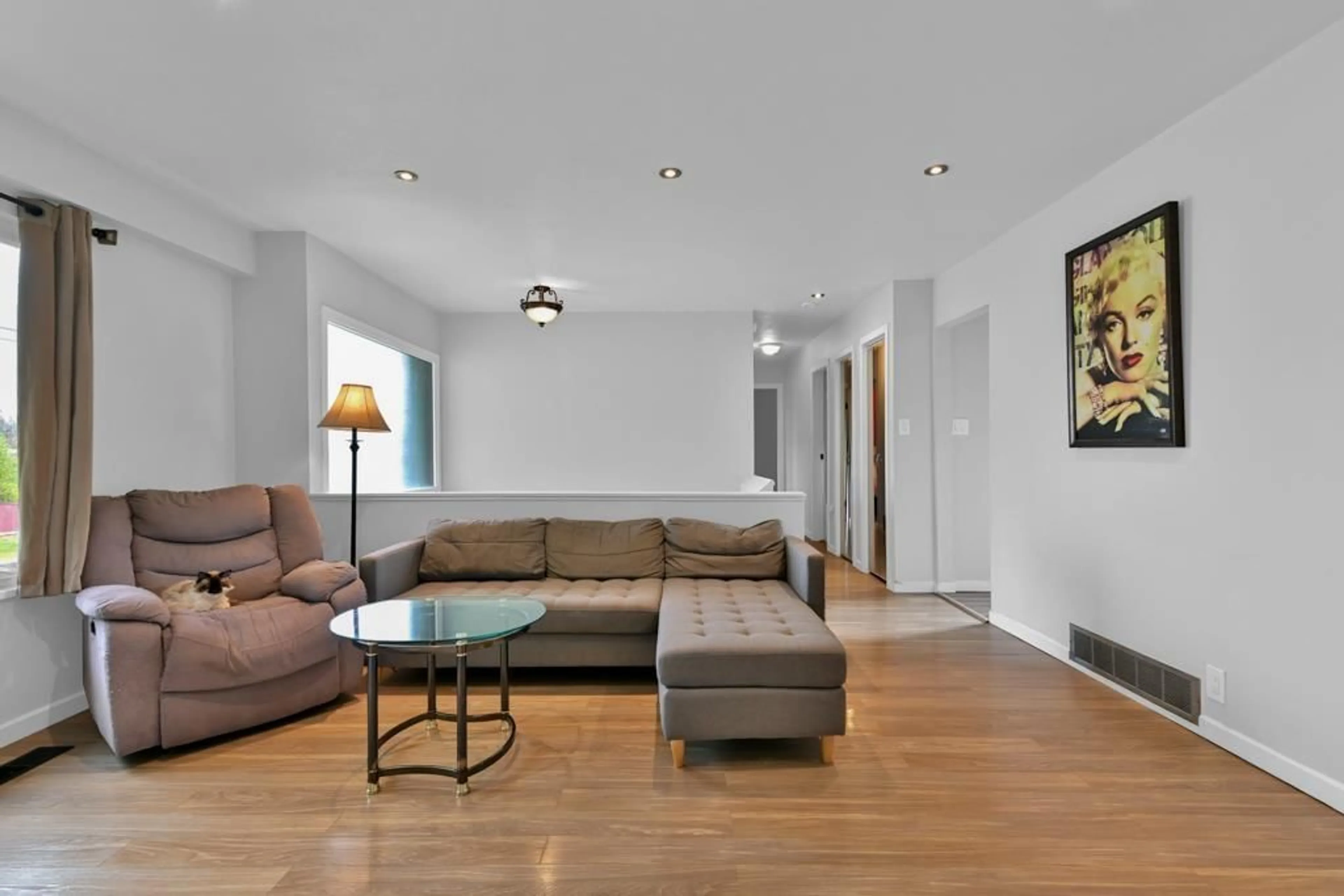 Living room with furniture, unknown for 14486 109 AVENUE, Surrey British Columbia V3R1Y1