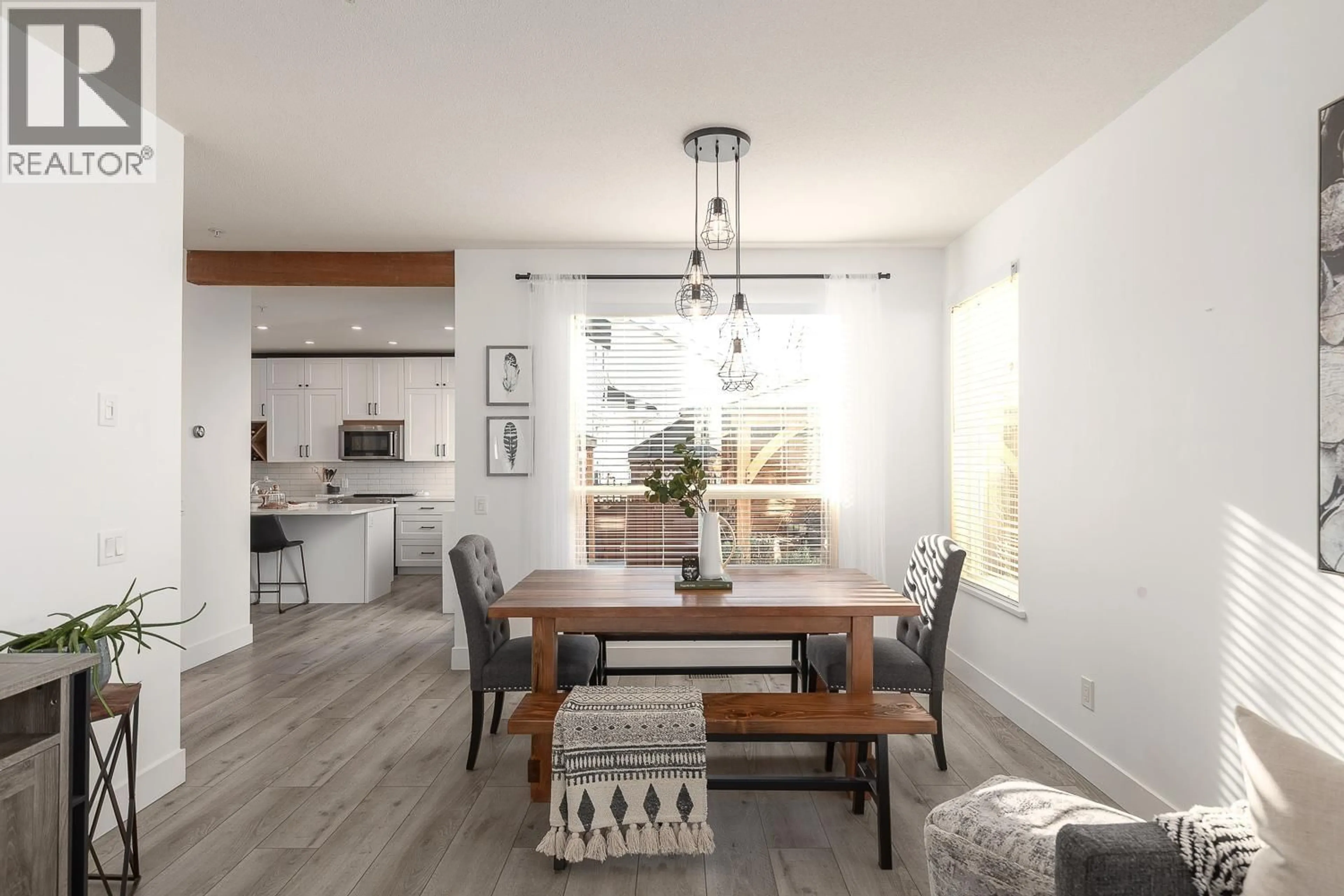 Open concept kitchen, unknown for 19850 BUTTERNUT LANE, Pitt Meadows British Columbia V3Y2S7