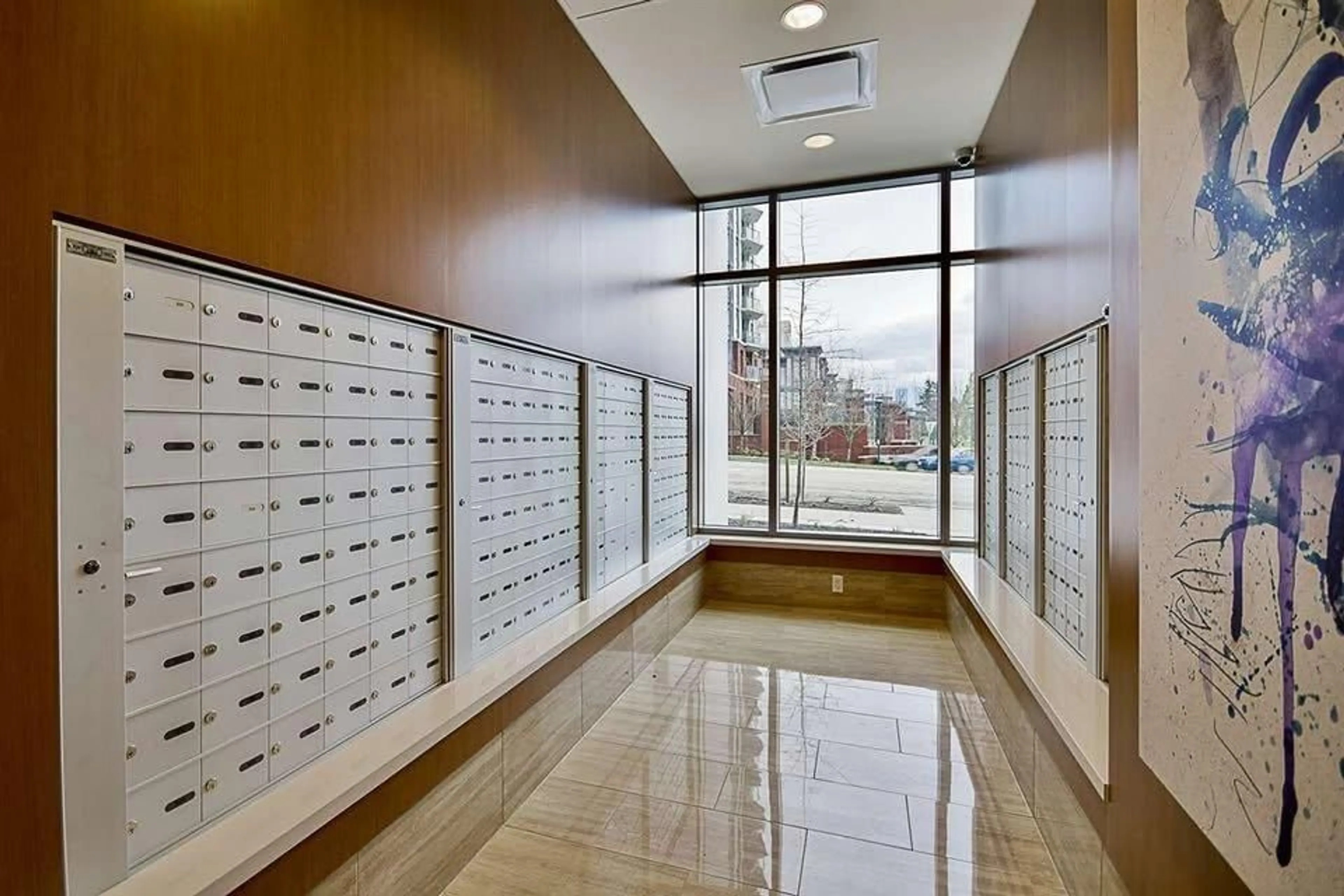 Indoor foyer for 903 - 13398 104 AVENUE, Surrey British Columbia V3T1V6