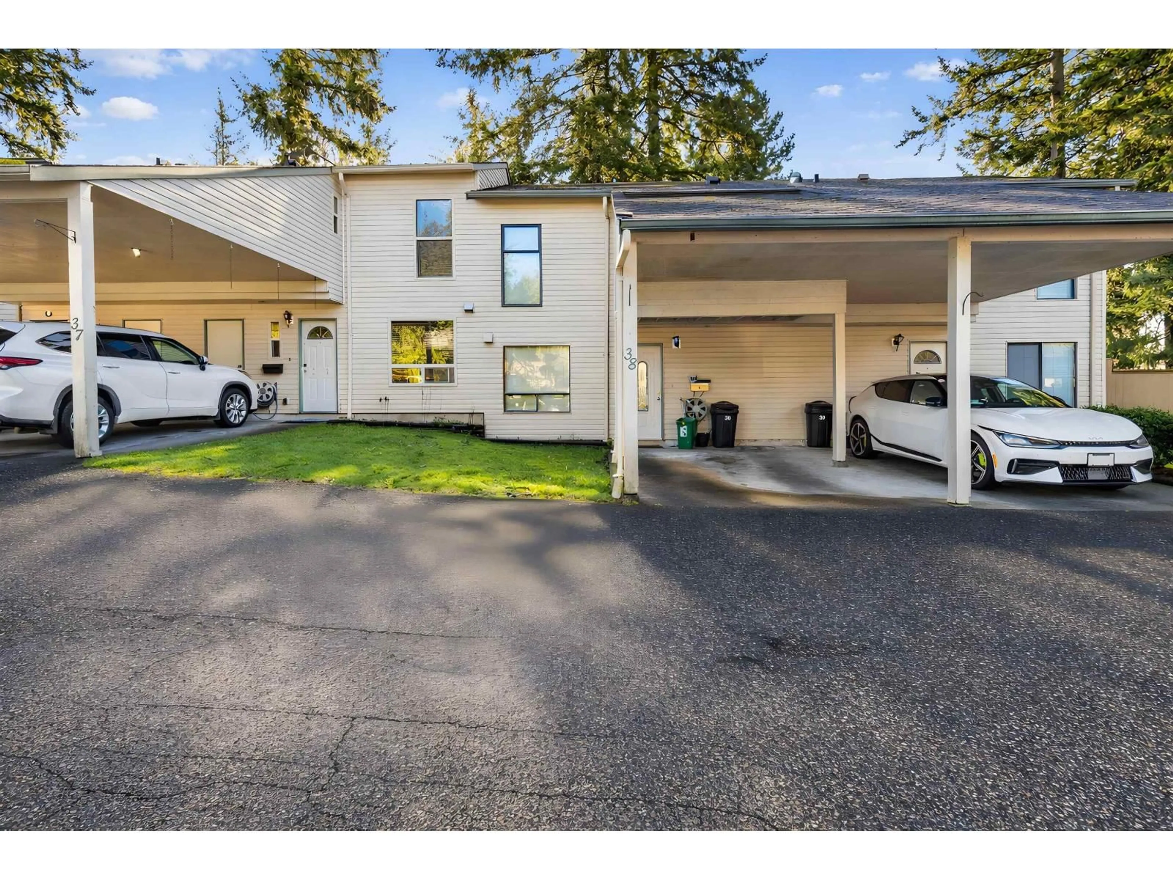 Indoor garage for 38 - 32310 MOUAT DRIVE, Abbotsford British Columbia V2T4J1