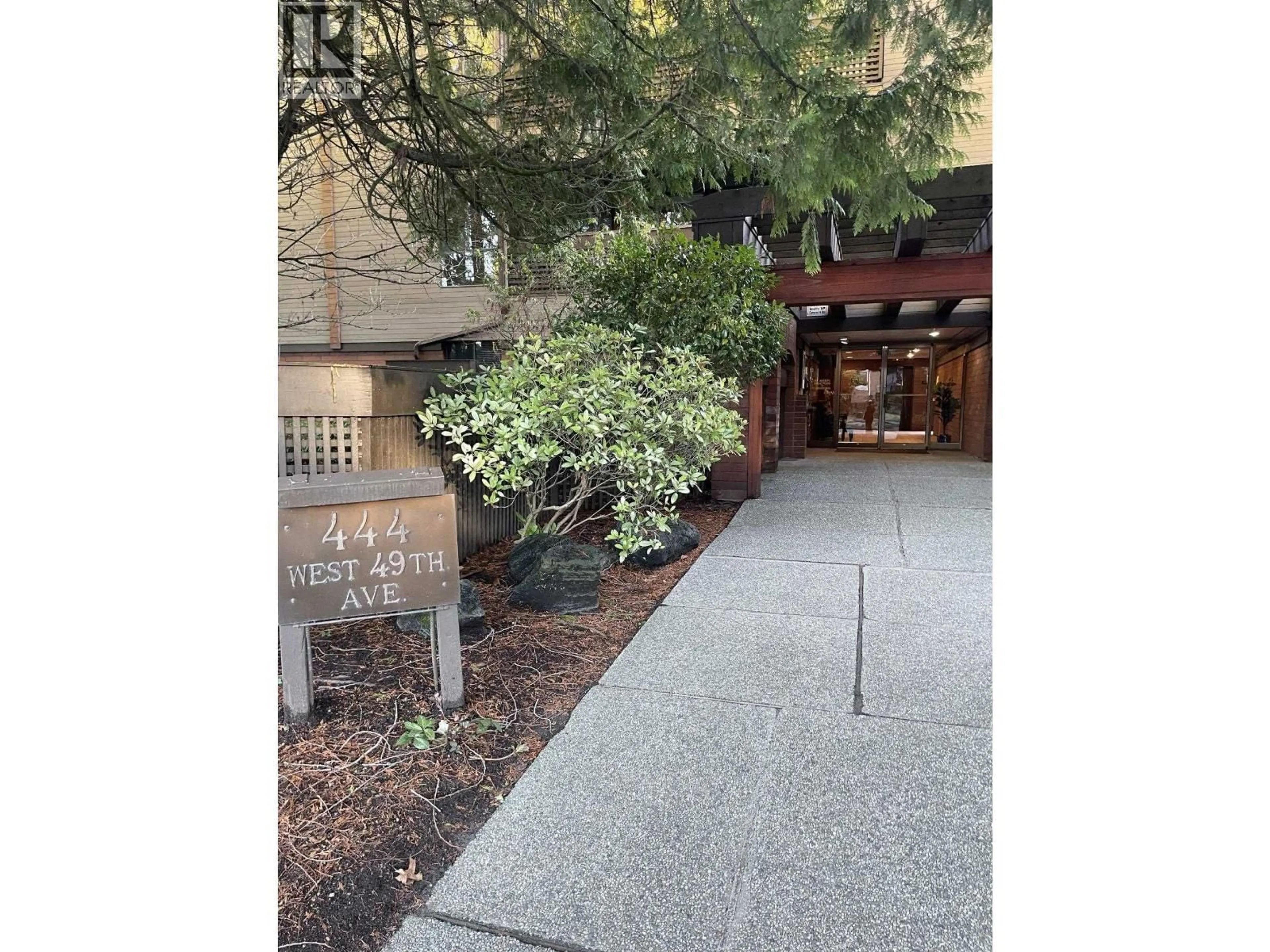 Unknown for 211 - 444 49TH AVENUE, Vancouver British Columbia V5Y3V4