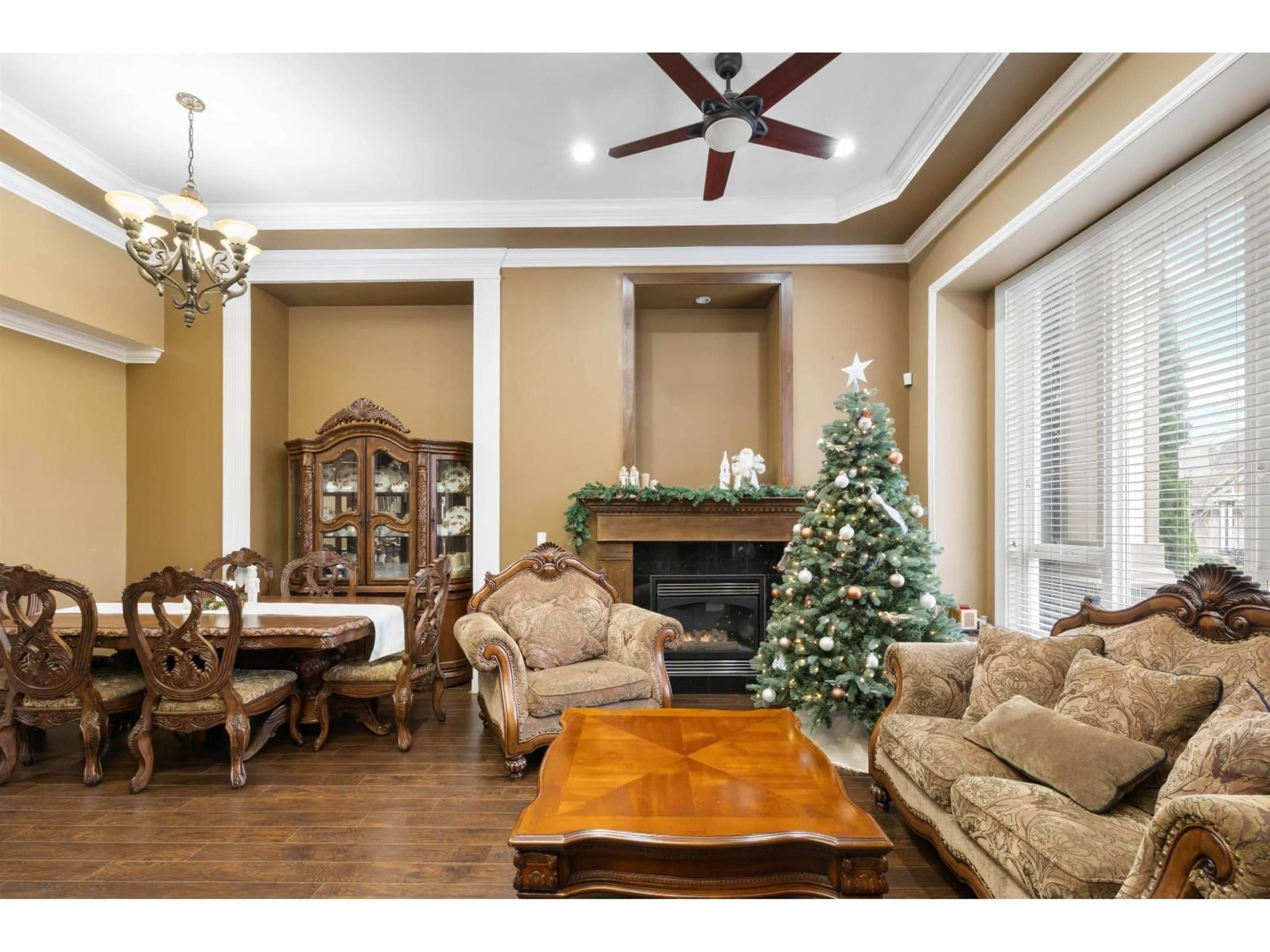 Living room with furniture, wood/laminate floor for 14855 71 AVENUE, Surrey British Columbia V3S0X3