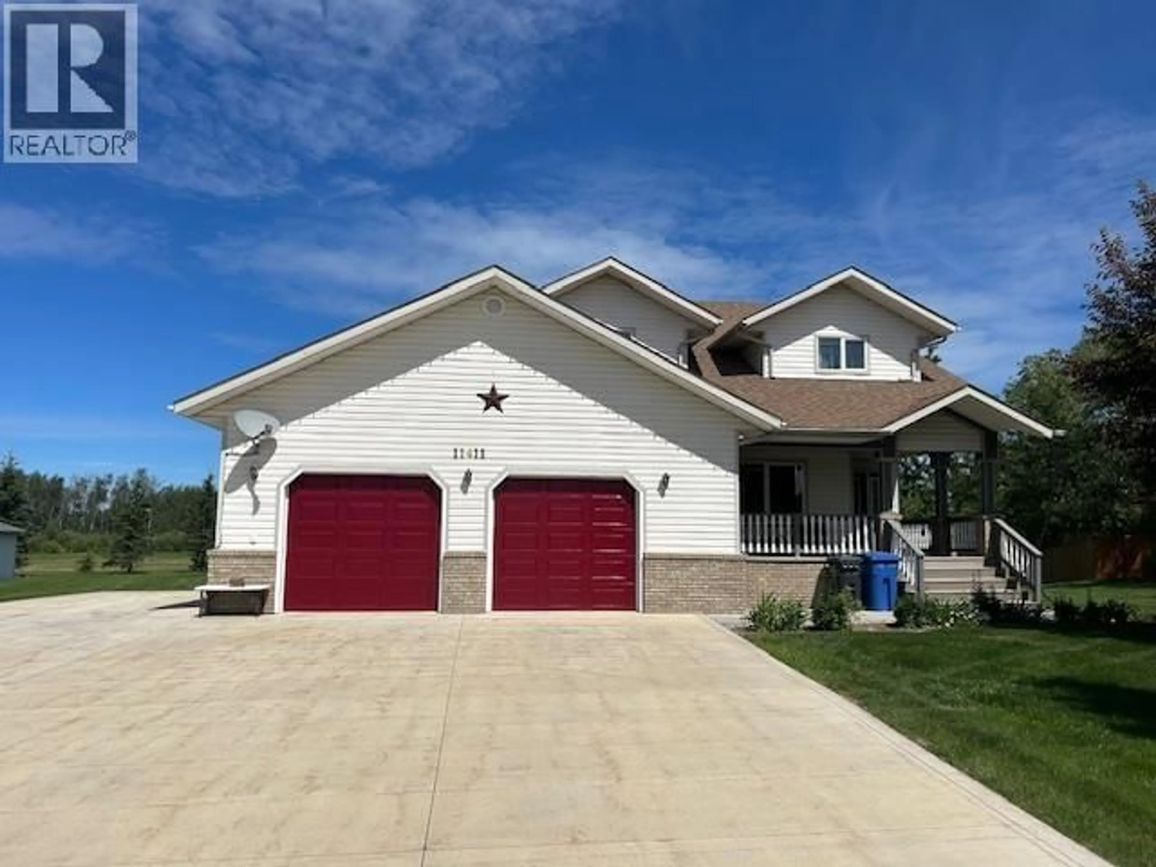 Home with vinyl exterior material, street for 11411 109 STREET, Fort St. John British Columbia V1J6W3