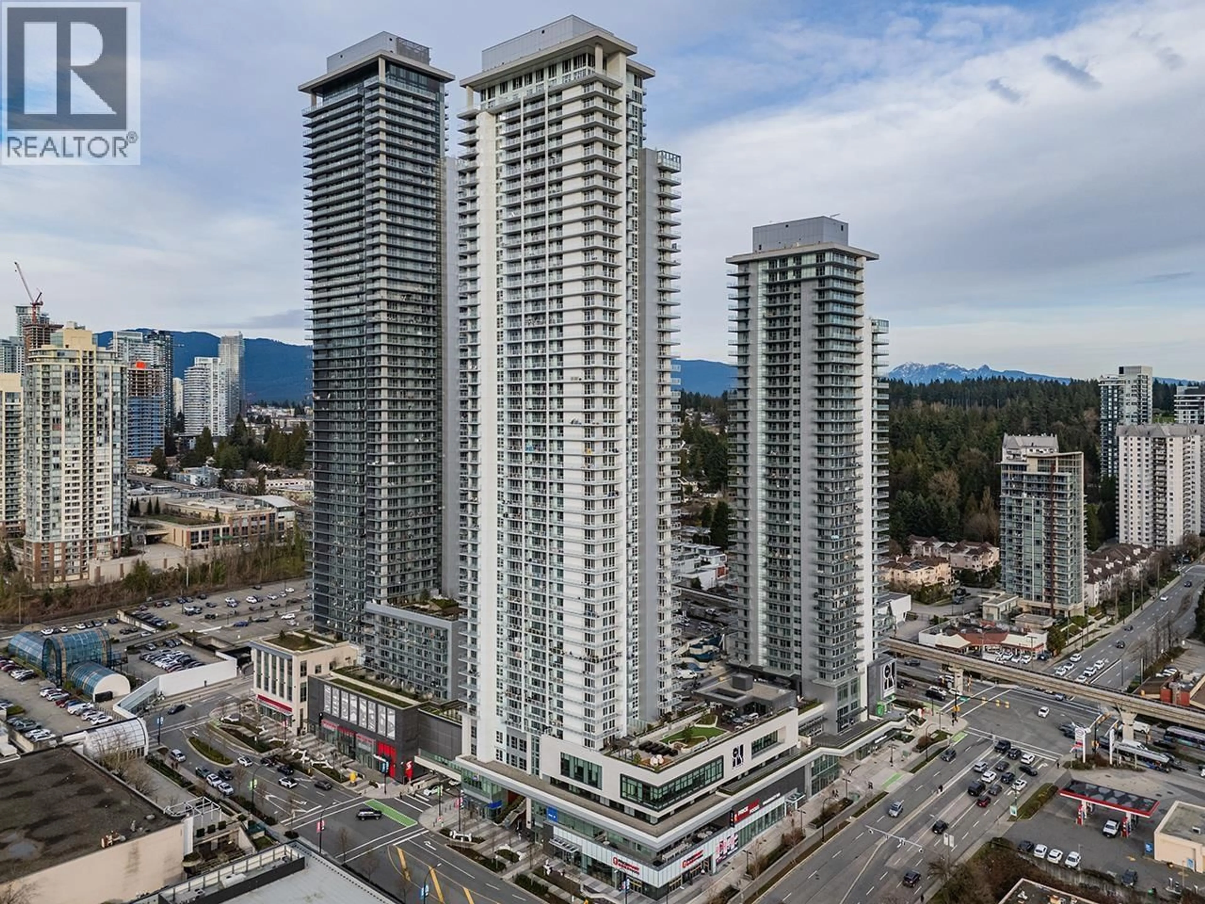 A pic from outside/outdoor area/front of a property/back of a property/a pic from drone, city buildings view from balcony for 3211 - 3833 EVERGREEN PLACE, Burnaby British Columbia V3J0M2