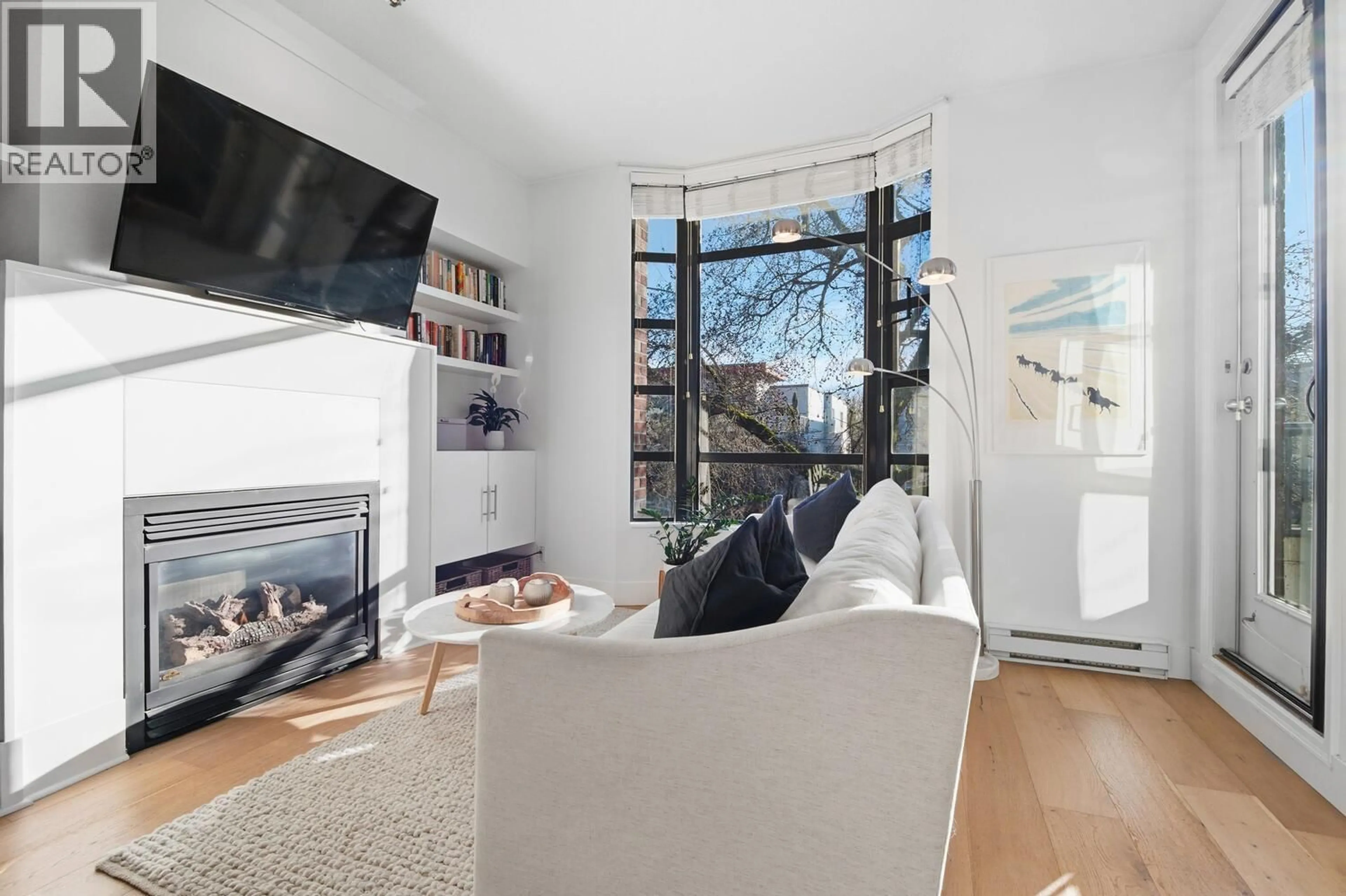 Living room with furniture, unknown for 311 - 2268 REDBUD LANE, Vancouver British Columbia V6K4S6