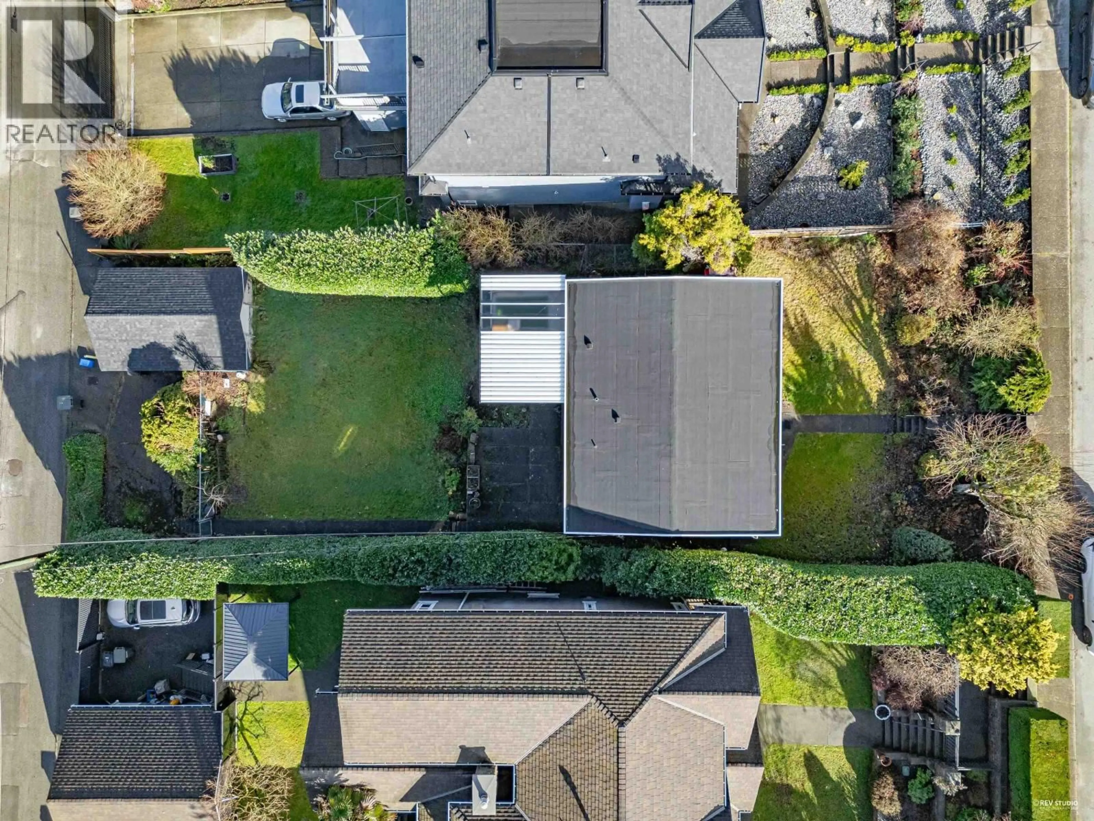 A pic from outside/outdoor area/front of a property/back of a property/a pic from drone, street for 7247 BARNET ROAD, Burnaby British Columbia V5A1E3