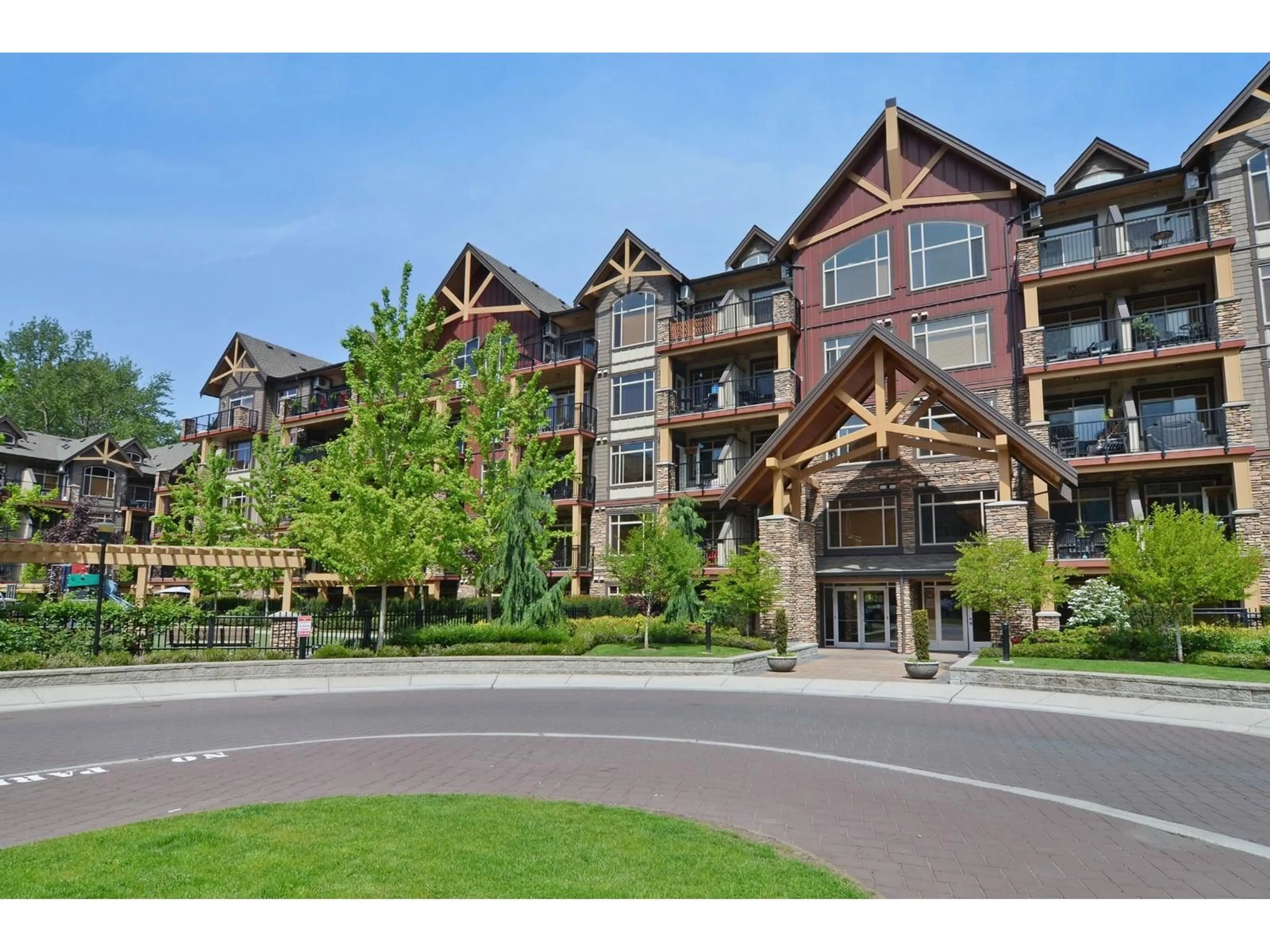 Indoor foyer for 406 - 8328 207A STREET, Langley British Columbia V2Y0K5