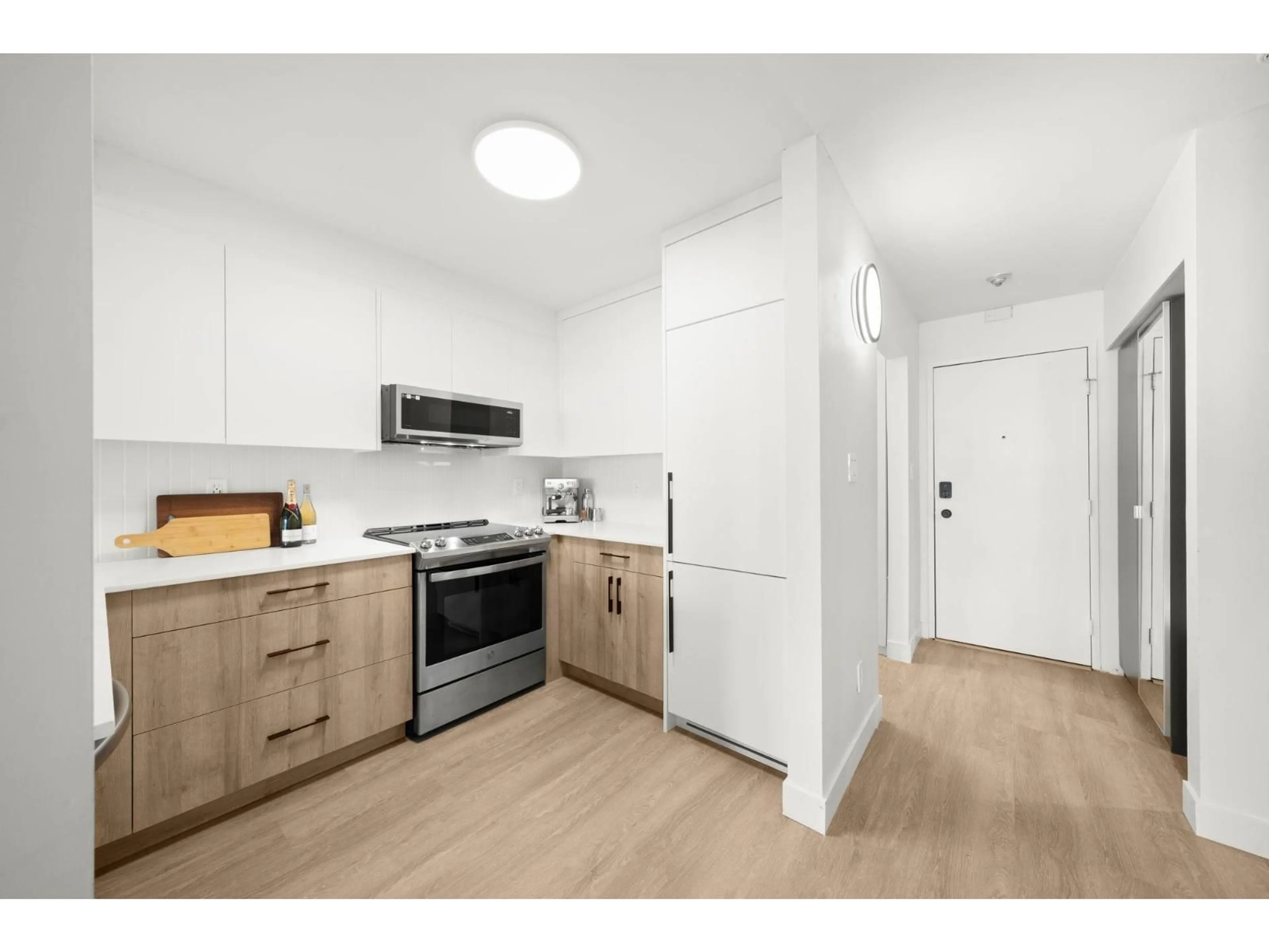 Standard kitchen, unknown for 208 - 5224 204 STREET, Langley British Columbia V3A1Z1