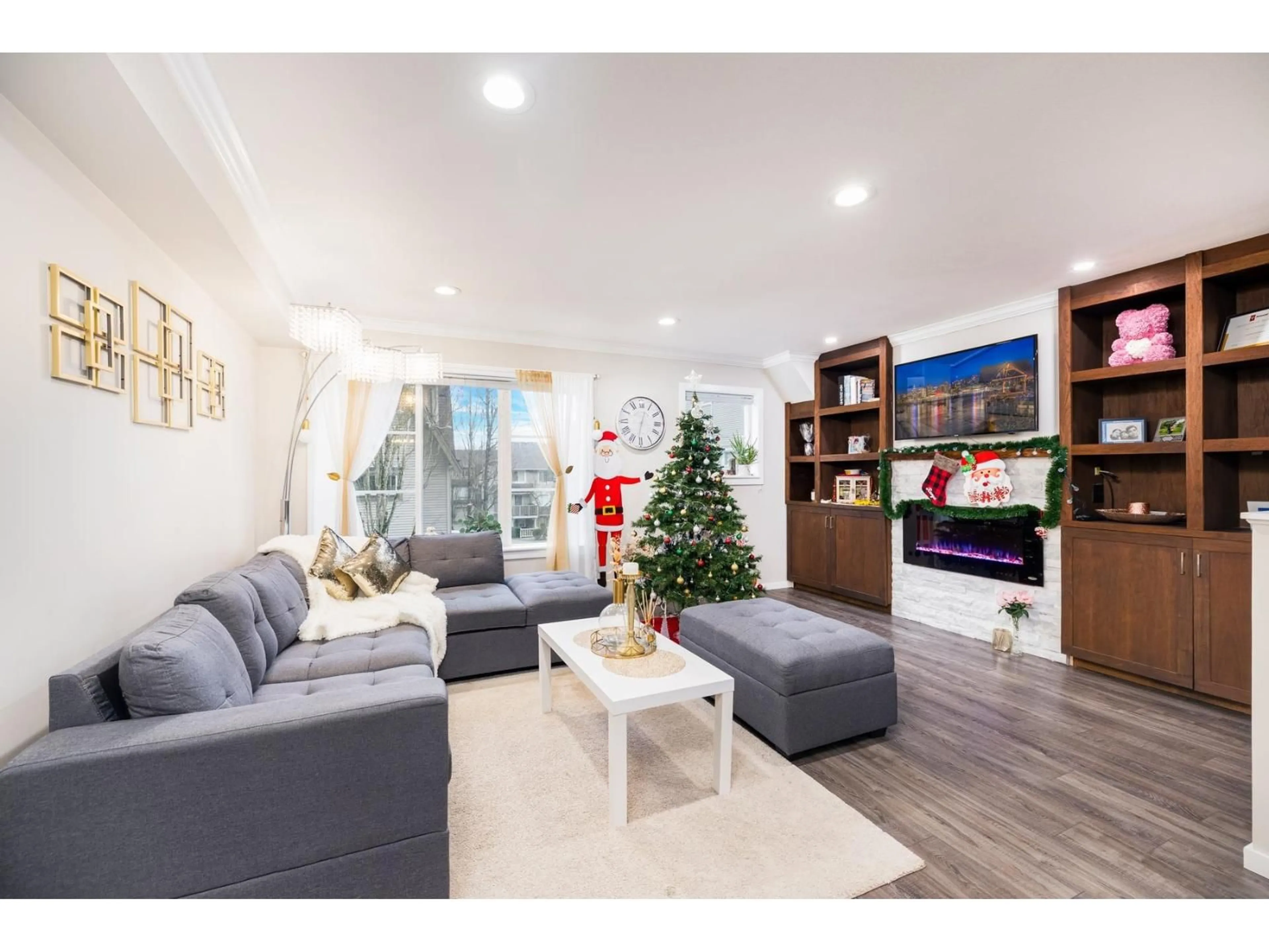 Living room with furniture, unknown for 62' - 15175 62A AVENUE, Surrey British Columbia V3S1X1