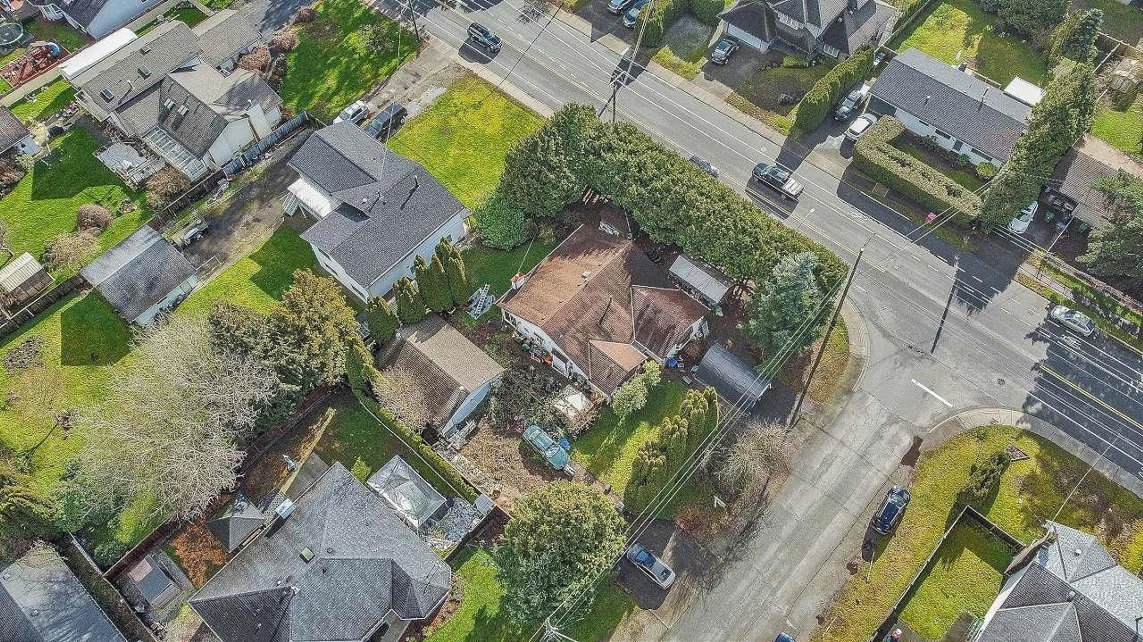 A pic from outside/outdoor area/front of a property/back of a property/a pic from drone, street for 6032 171A STREET, Surrey British Columbia V3S3Z2