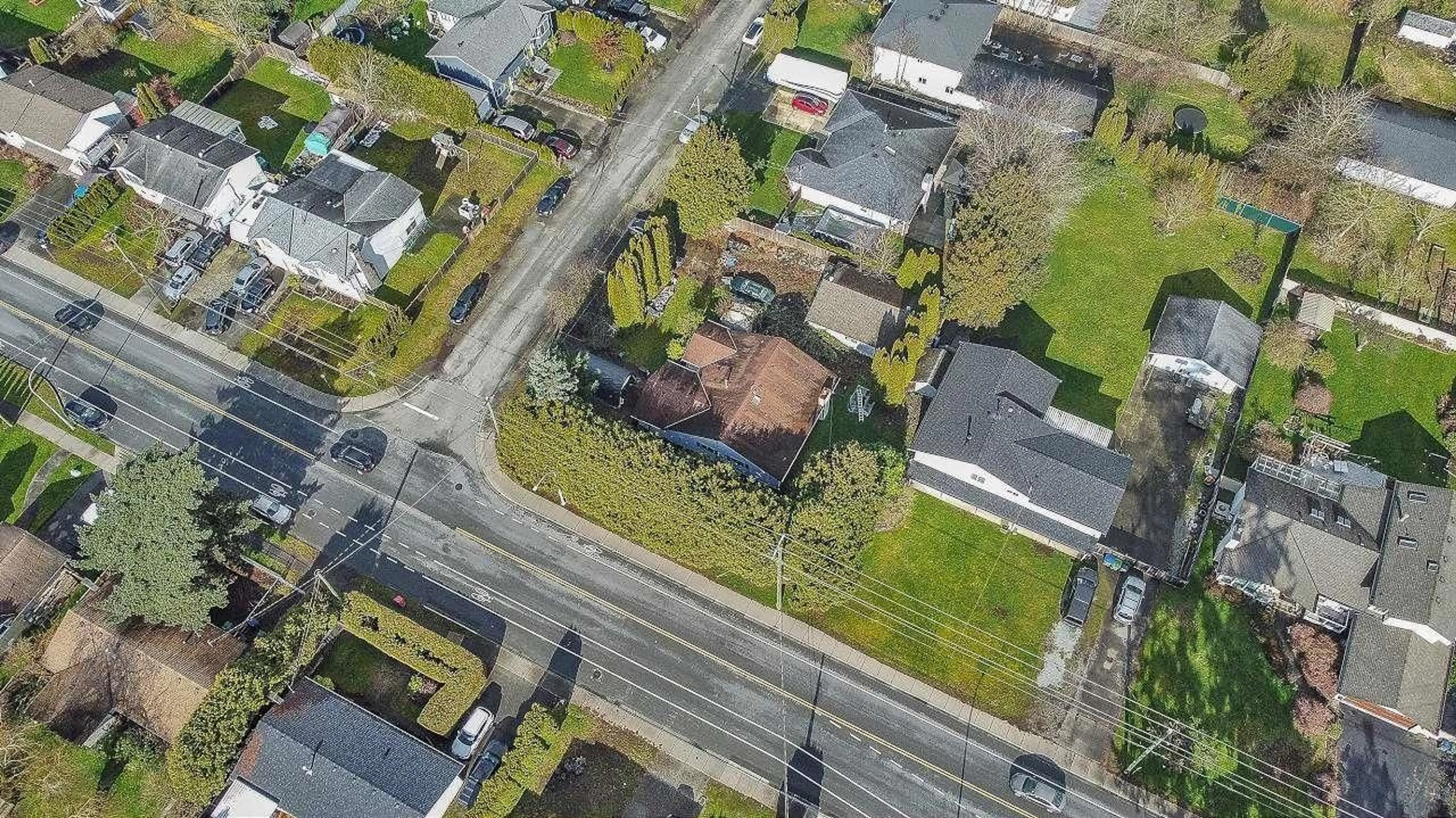 A pic from outside/outdoor area/front of a property/back of a property/a pic from drone, street for 6032 171A STREET, Surrey British Columbia V3S3Z2