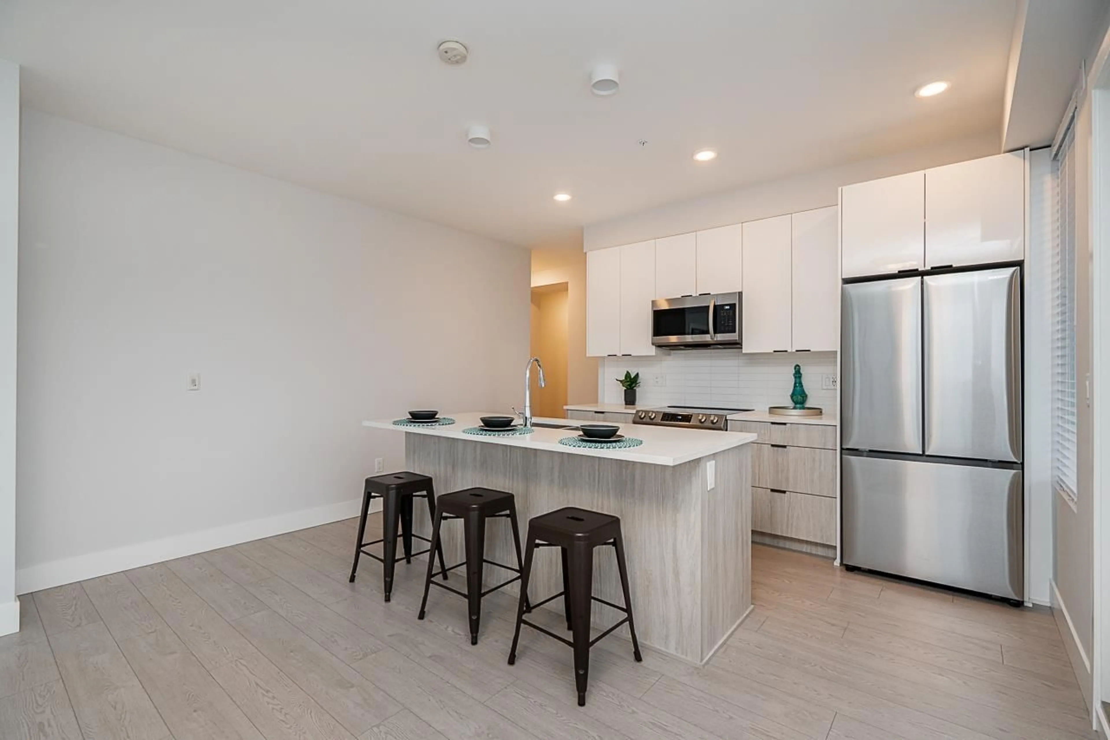 Open concept kitchen, unknown for 421 - 20360 LOGAN AVENUE, Langley British Columbia V3A0P5