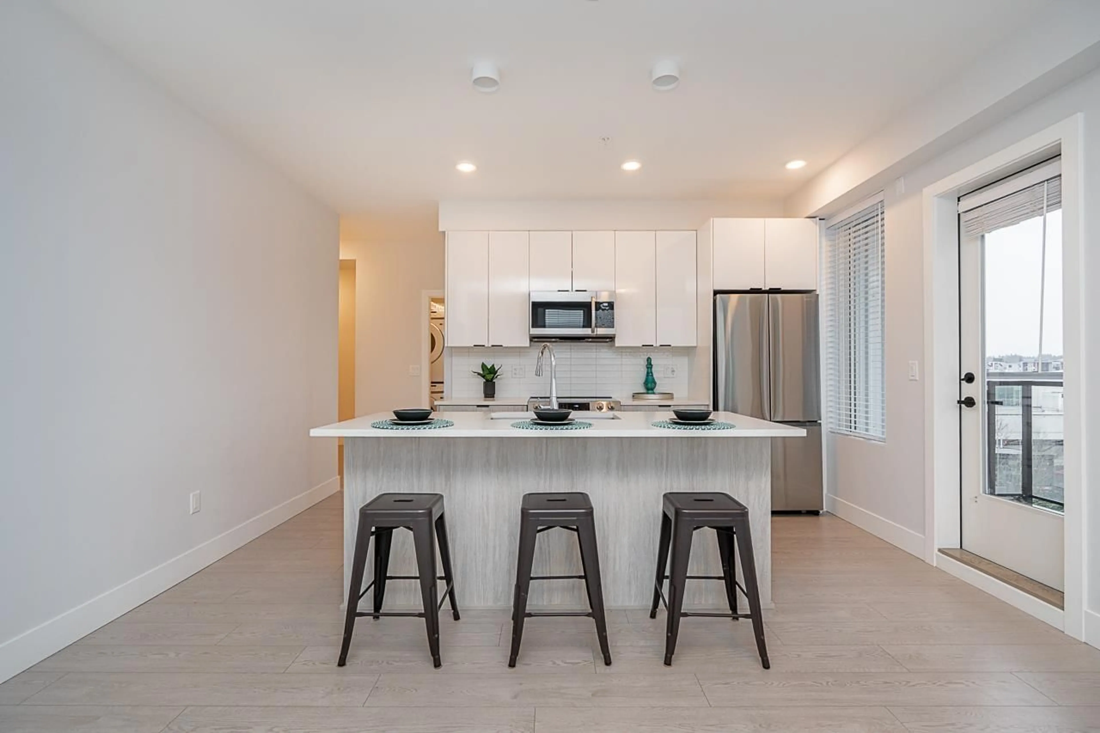 Open concept kitchen, ceramic/tile floor for 421 - 20360 LOGAN AVENUE, Langley British Columbia V3A0P5