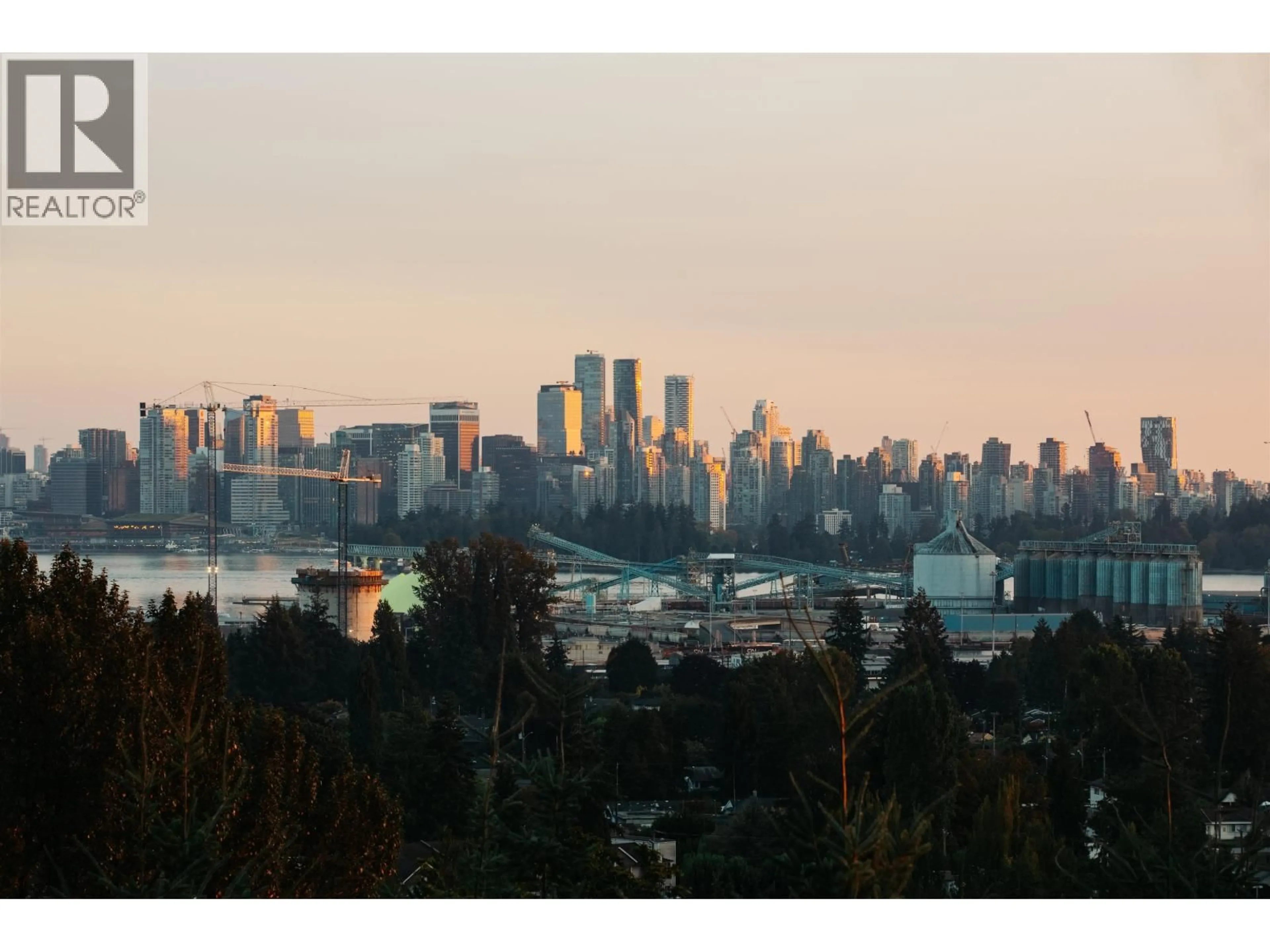 Blurry image for 1295 KEITH ROAD, North Vancouver British Columbia V7P1Y9