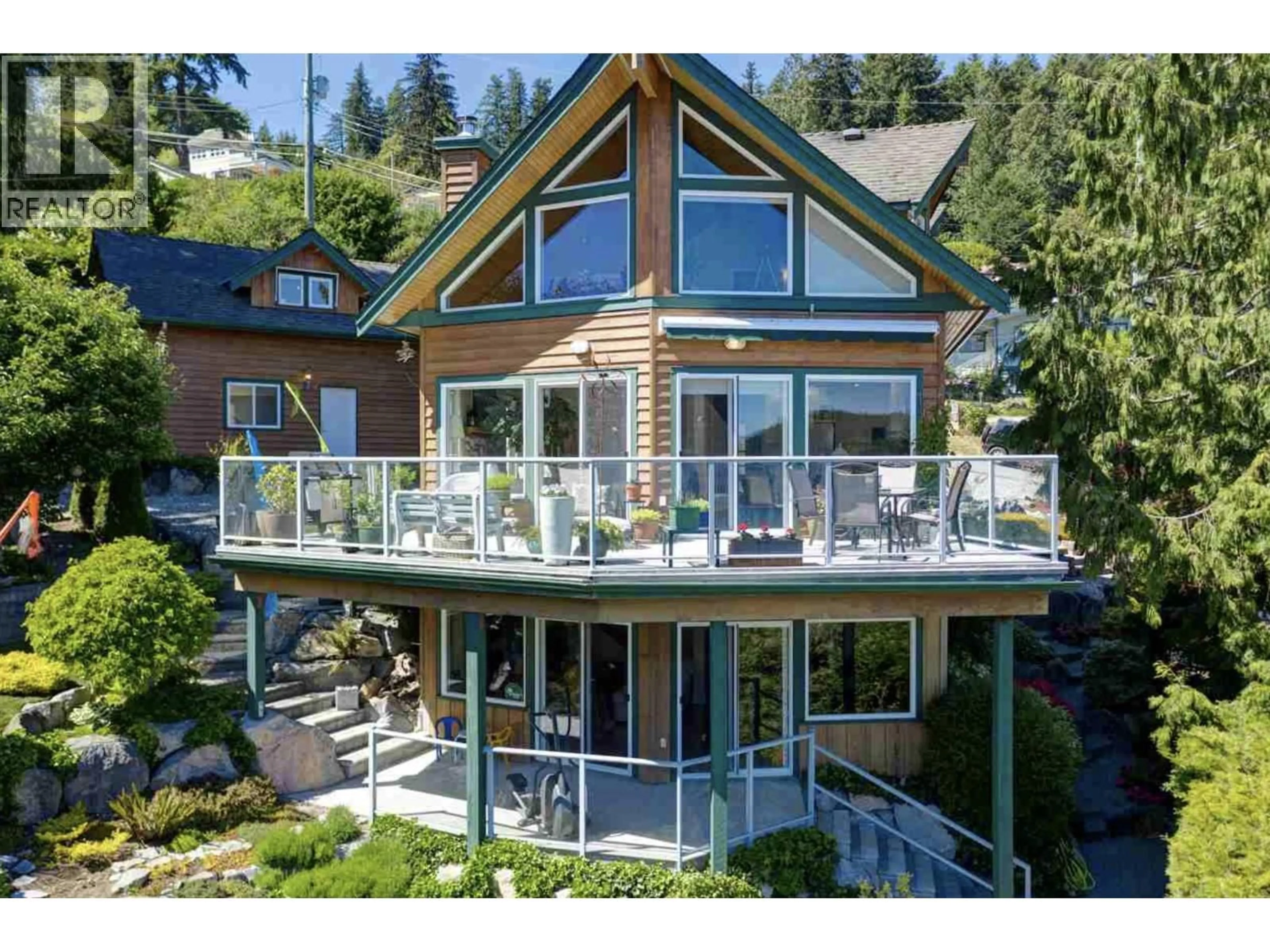 Home with vinyl exterior material, water/lake/river/ocean view for 481 CENTRAL AVENUE, Gibsons British Columbia V0N1V1