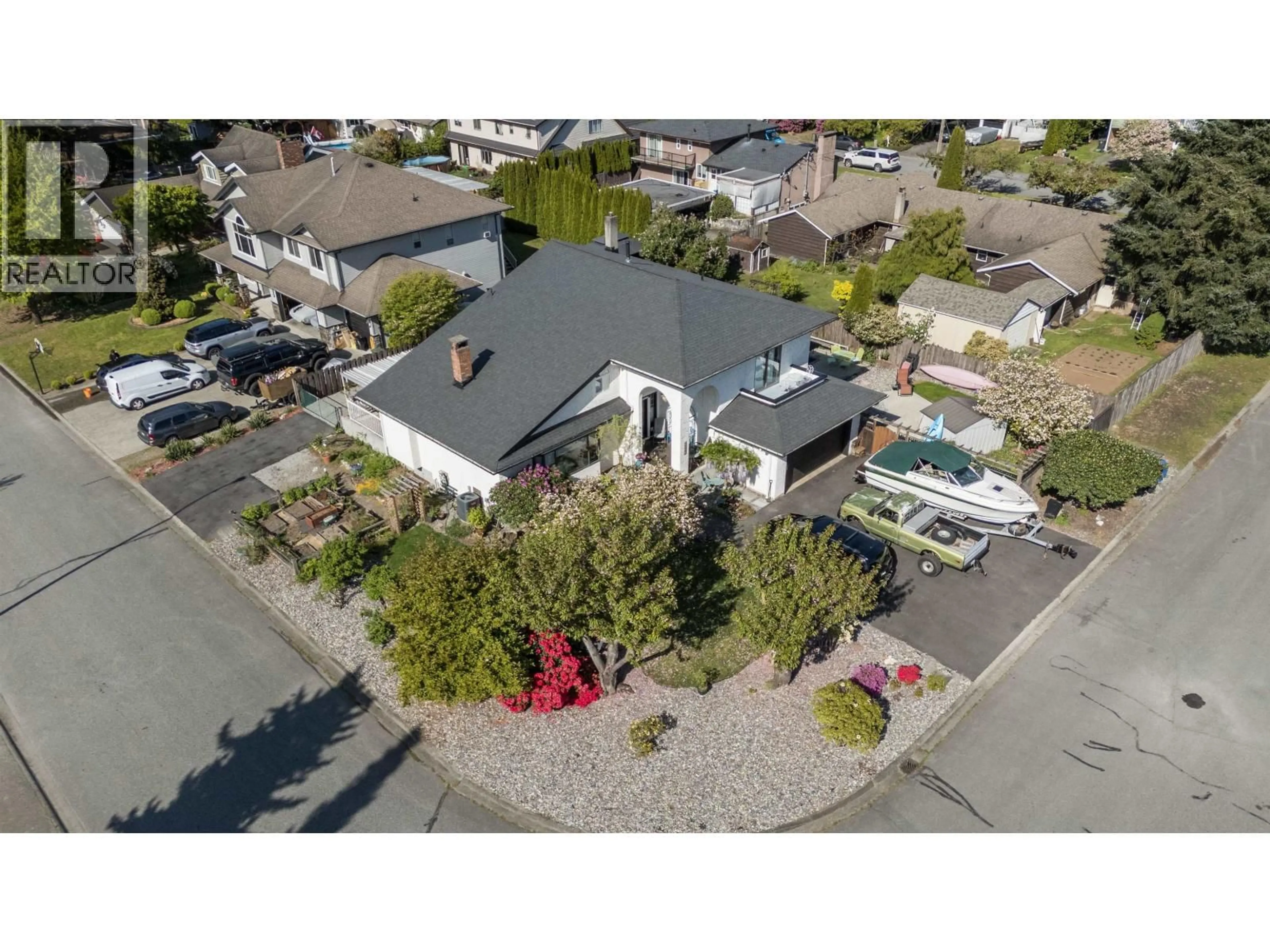 A pic from outside/outdoor area/front of a property/back of a property/a pic from drone, street for 18985 119B AVENUE, Pitt Meadows British Columbia V3Y1X4