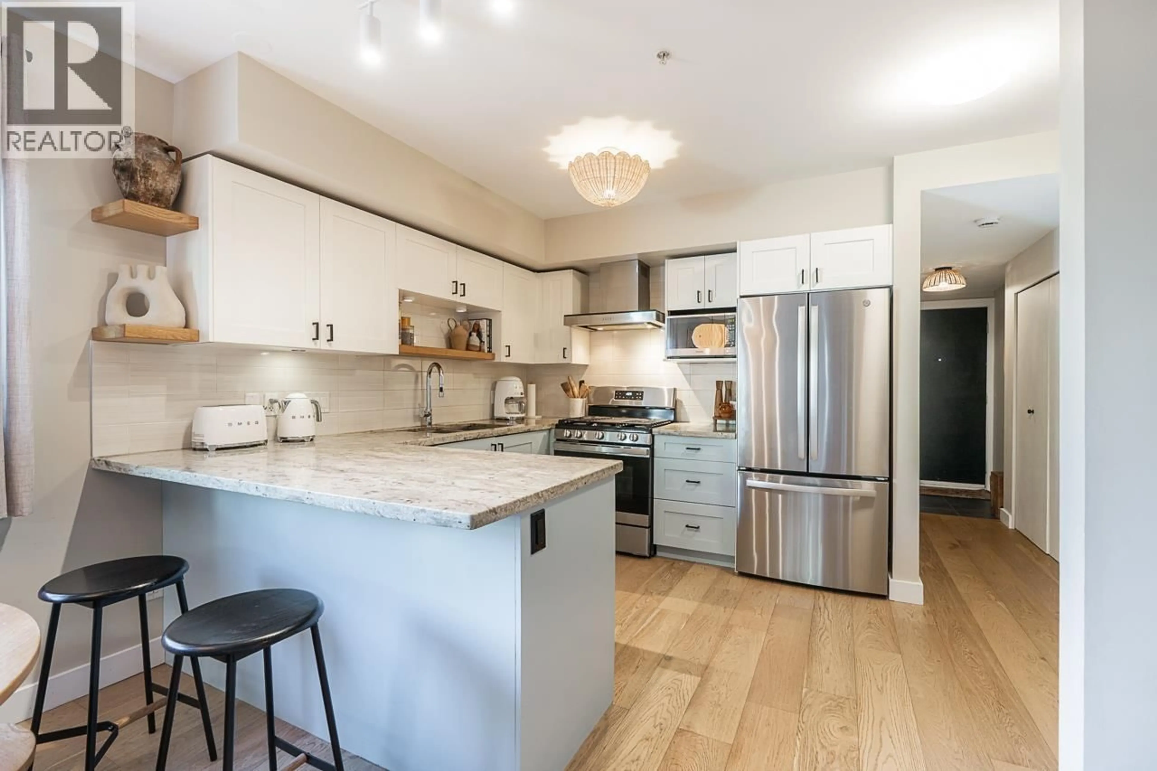 Open concept kitchen, unknown for 3174 PRINCE EDWARD STREET, Vancouver British Columbia V5T3N6