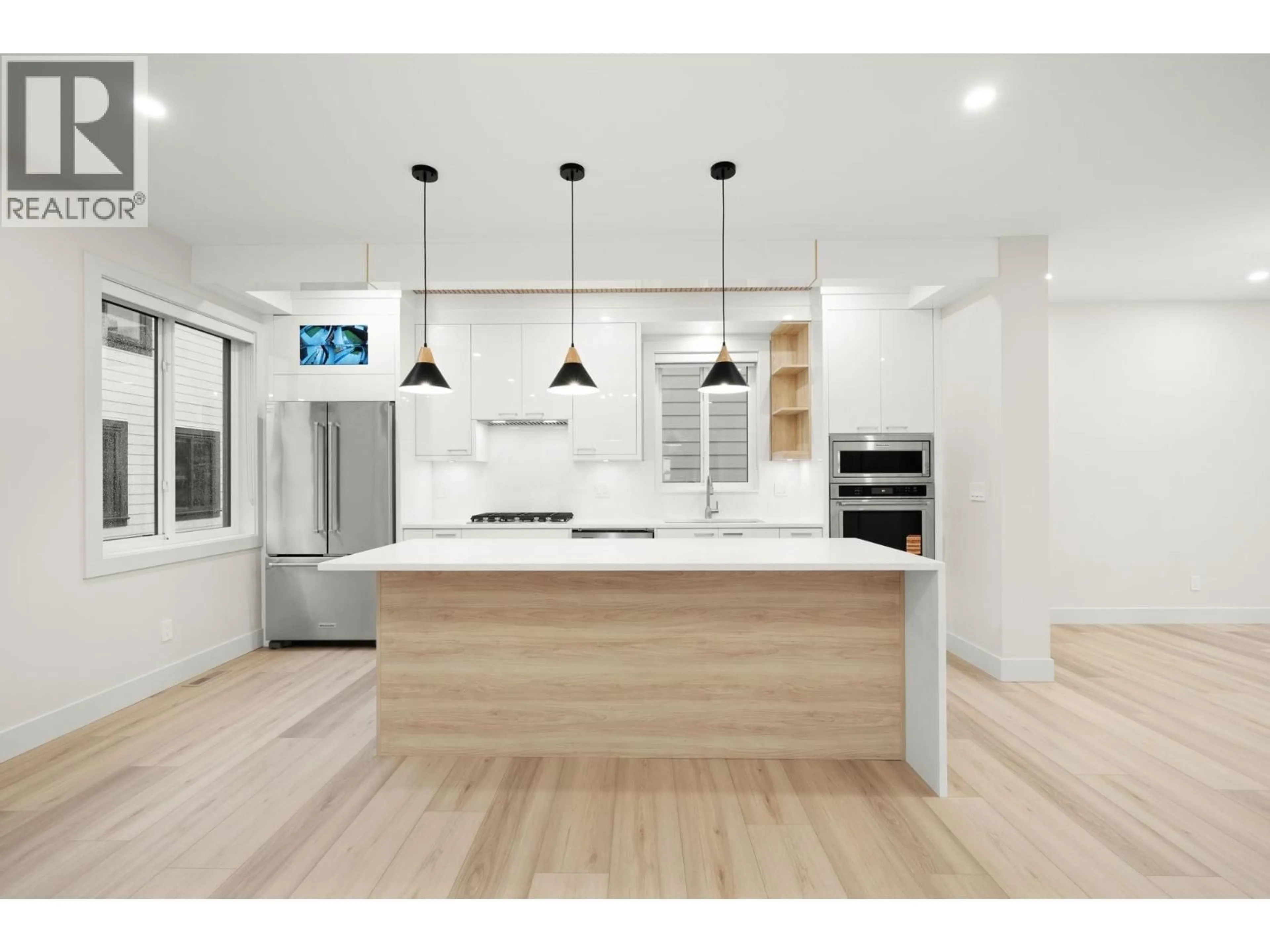 Contemporary kitchen, wood/laminate floor for 4 - 3881 HURST STREET, Burnaby British Columbia V5J1M4